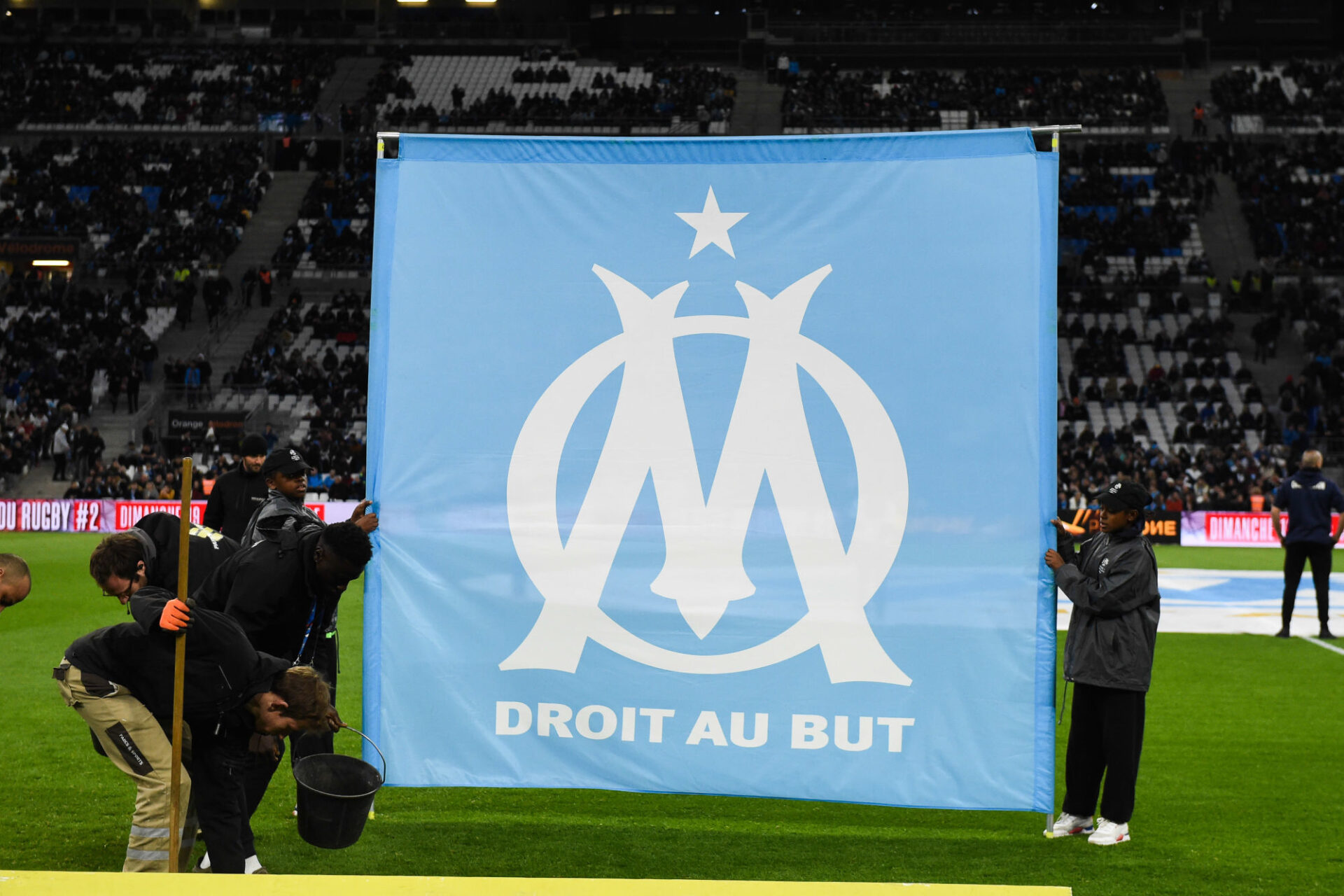 Le Marseillais Valentin Rongier fait ce qu'il peut dans l'entrejeu. Photo Icon Sport.