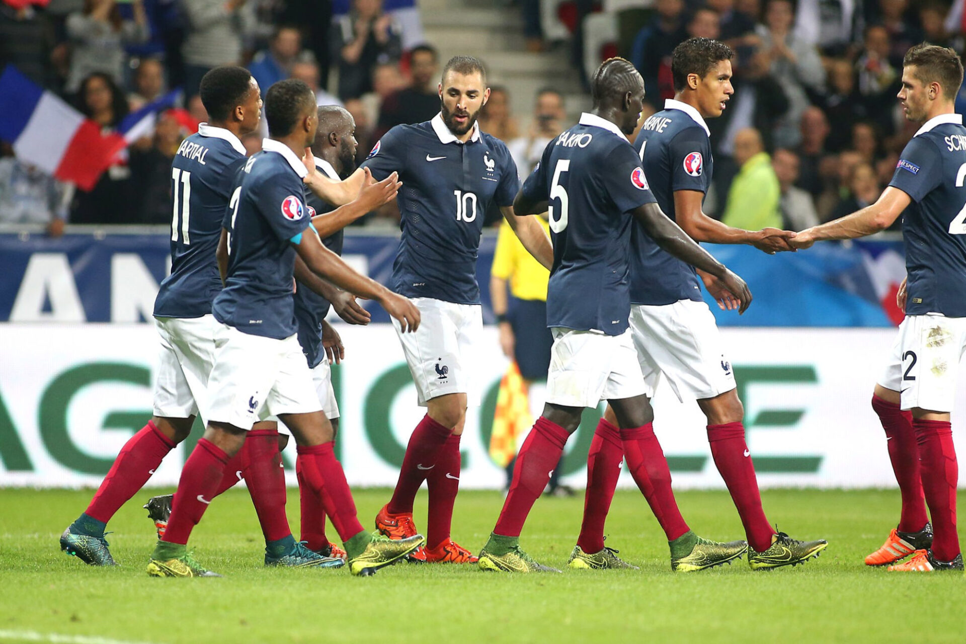Karim Benzema avec l'&eacute;quipe de France. Cr&eacute;dits Serge Haouzi / Icon Sport