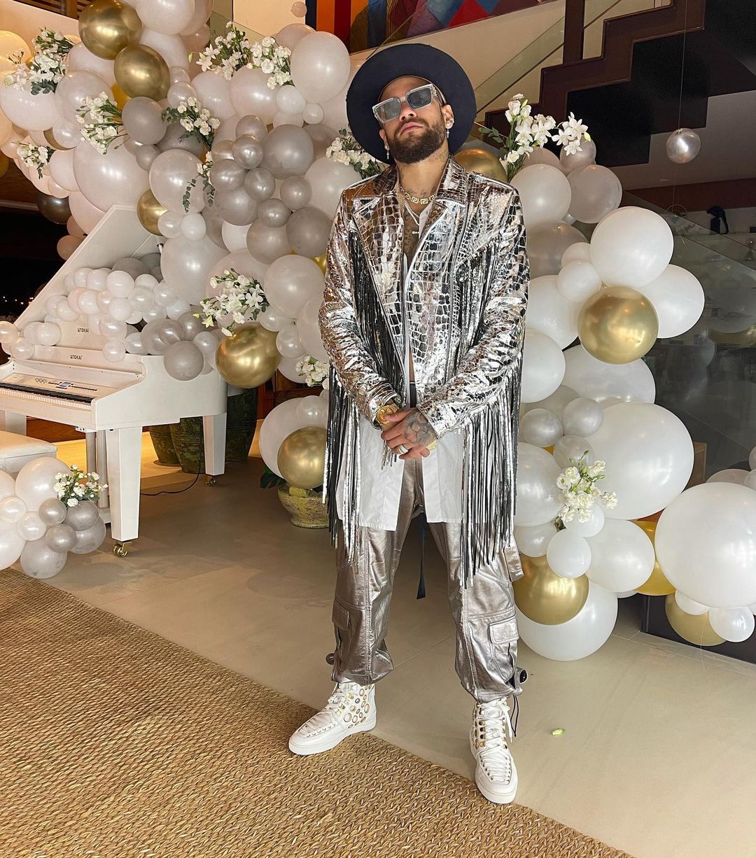 Neymar pose apr&egrave;s un Nouvel An finalement f&ecirc;t&eacute; dans le respect des gestes barri&egrave;res. Photo Instagram Neymar.