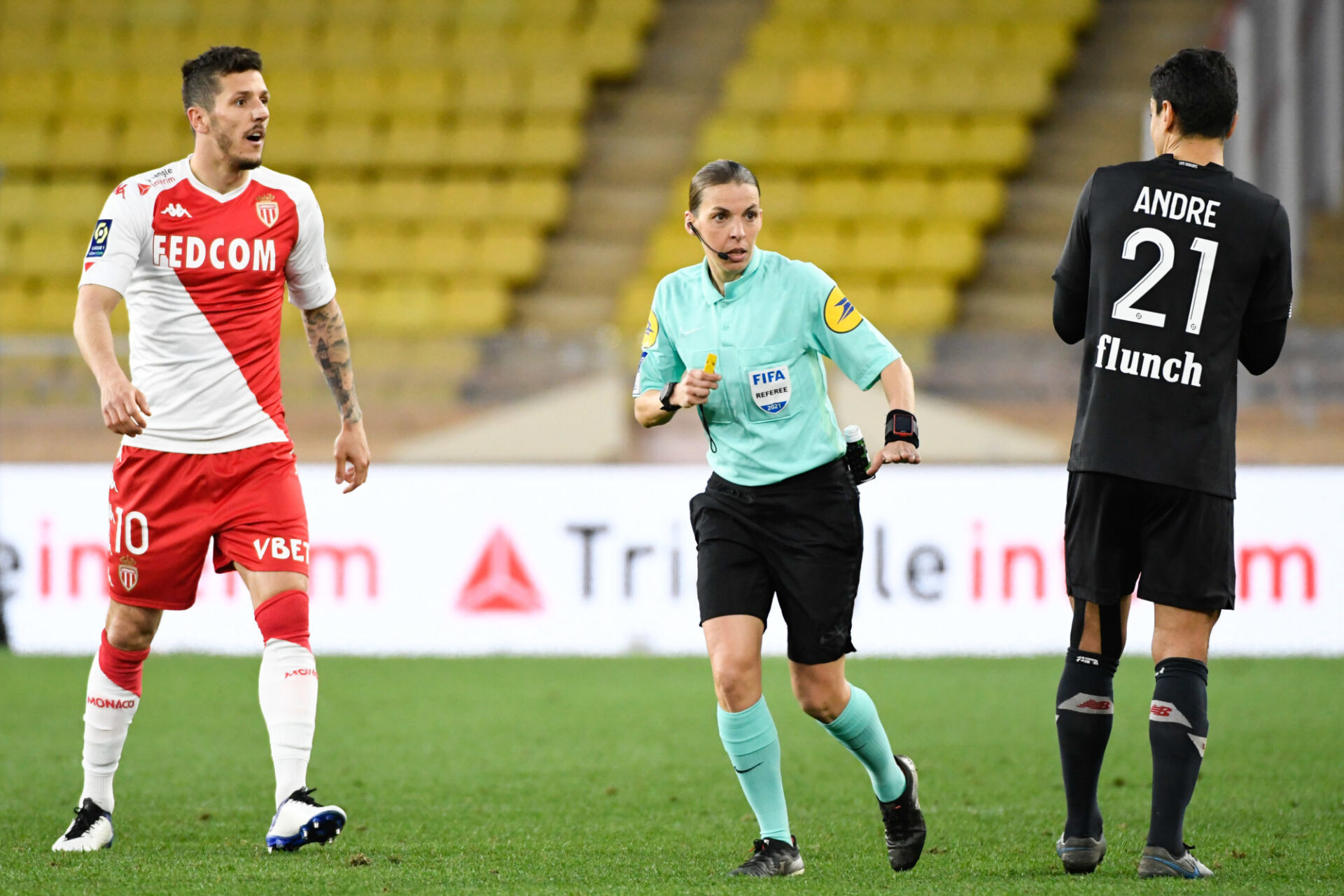 St&eacute;phanie Frappart lors de Pays-Bas-Lettonie samedi 27 mars. Icon Sport