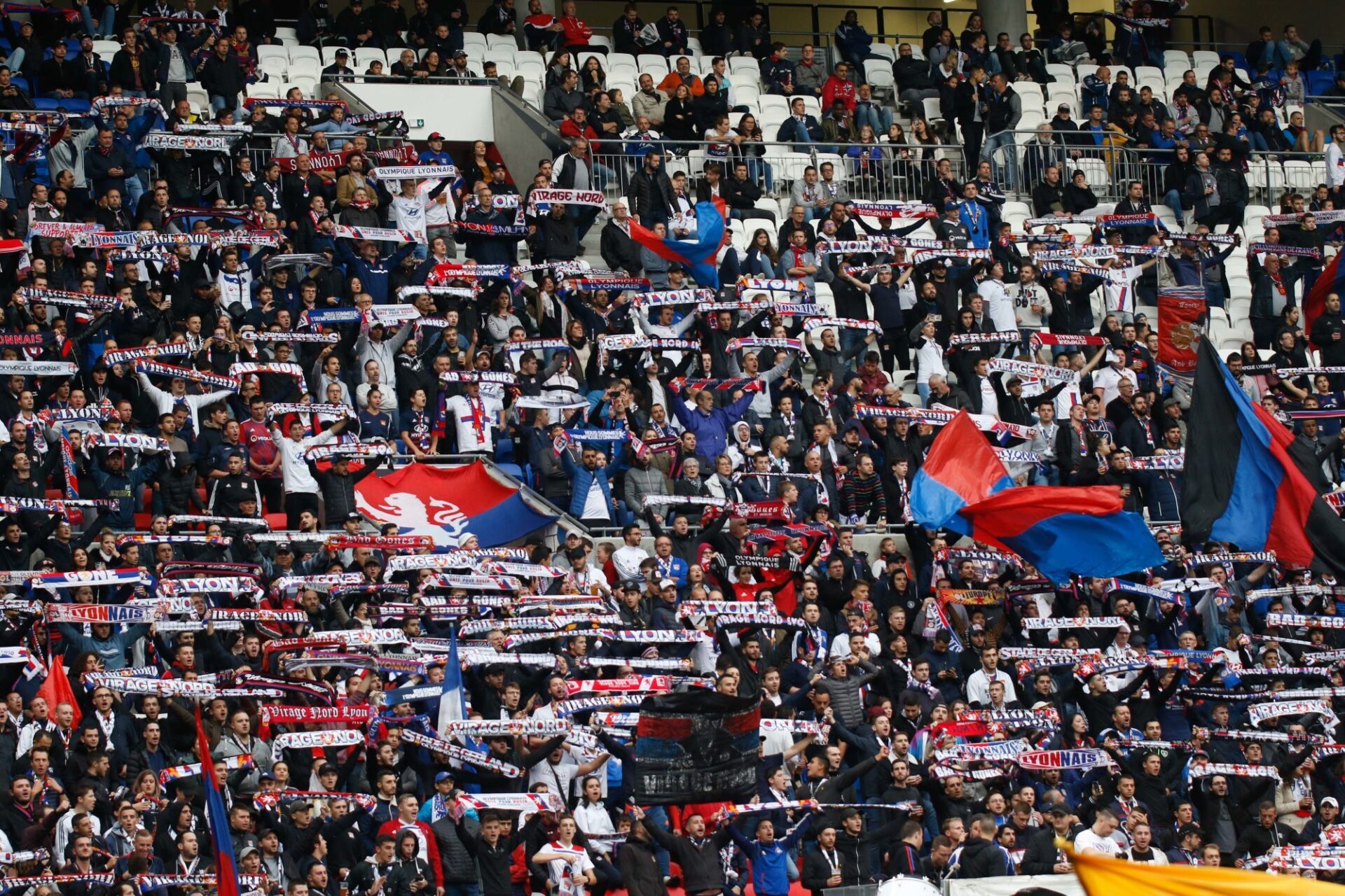 Les Bad Gones font partie des ultras lyonnais - Icon Sport