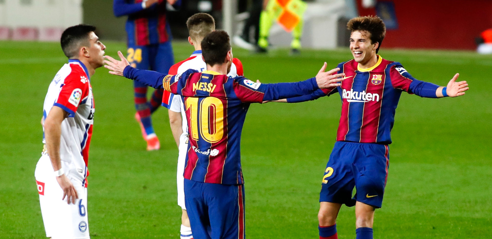 Riqui Puig côtoie Lionel Messi au Barça. Icon Sport Riqui Puig côtoie Lionel Messi au Barça. Icon Sport
