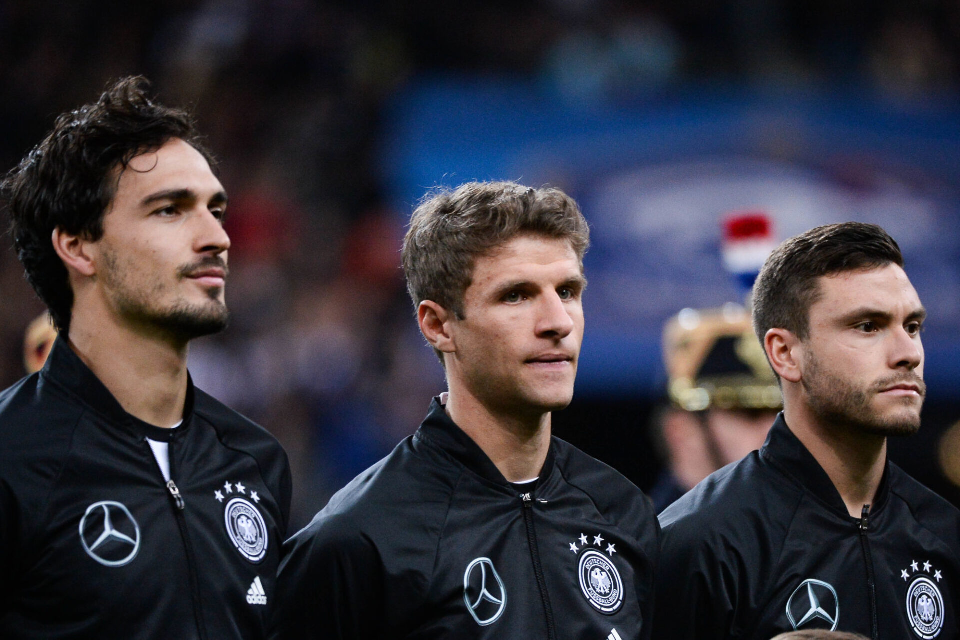 Thomas M&uuml;ller (au centre) et Mats Hummels (&agrave; droite), ici avec Toni Kroos (&agrave; gauche), incarnaient encore la Nationalmannschaft en 2016. Photo Icon Sport