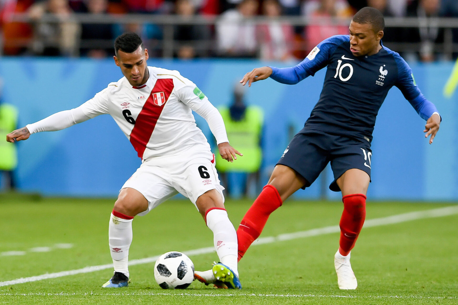 Kylian Mbappé lors de la Coupe du monde 2018 contre le Pérou. Icon Sport Kylian Mbappé lors de la Coupe du monde 2018 contre le Pérou. Icon Sport