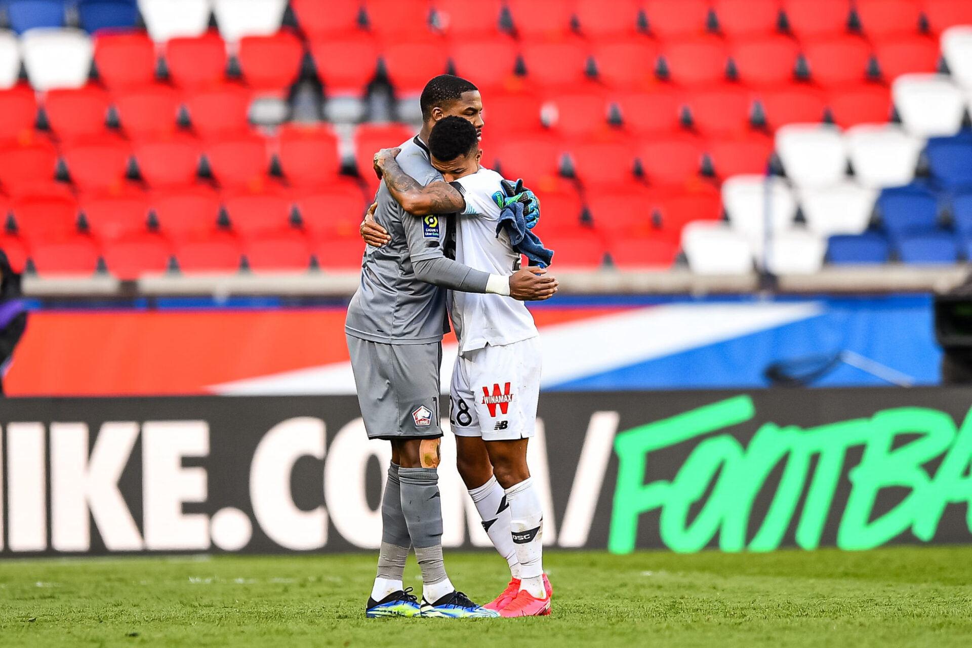 Tiago Djalo et Neymar. Icon Sport