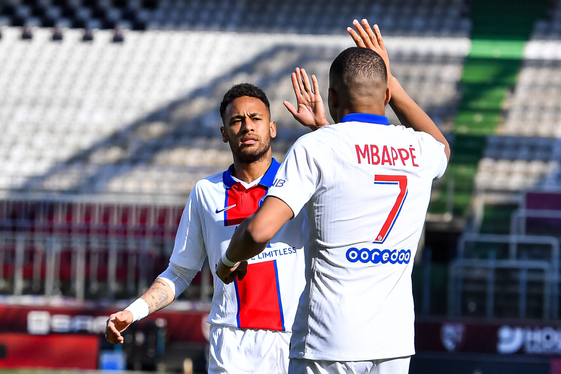 Neymar et Mbapp&eacute; seront surement dans le top 30 au prochain Ballon d'Or (iconsport)