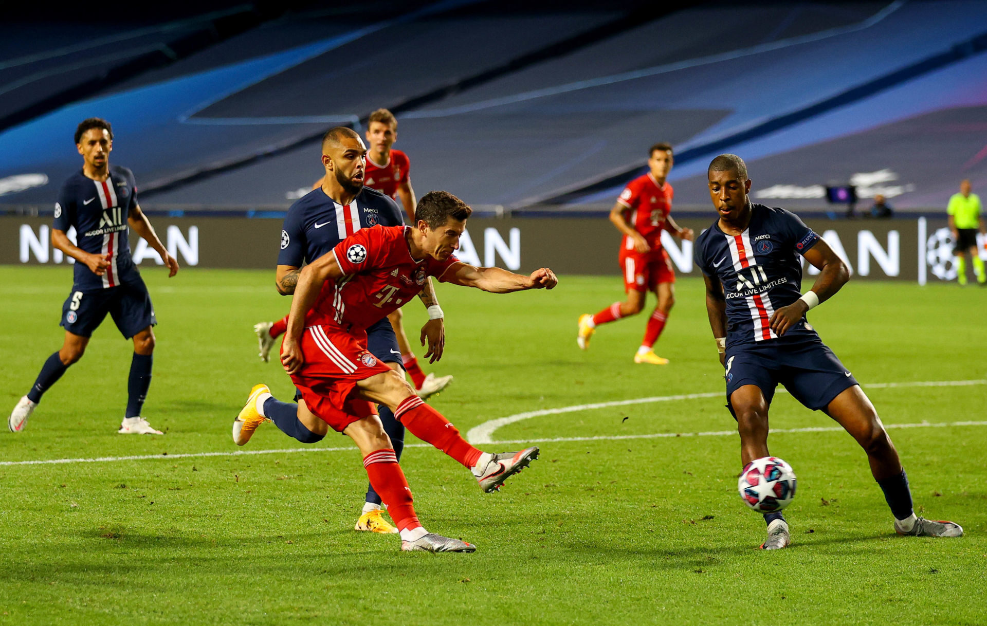 Habitu&eacute; &agrave; affronter le PSG, Lewandowski se trouvera-t-il un jour dans l'autre camp ? (iconsport)