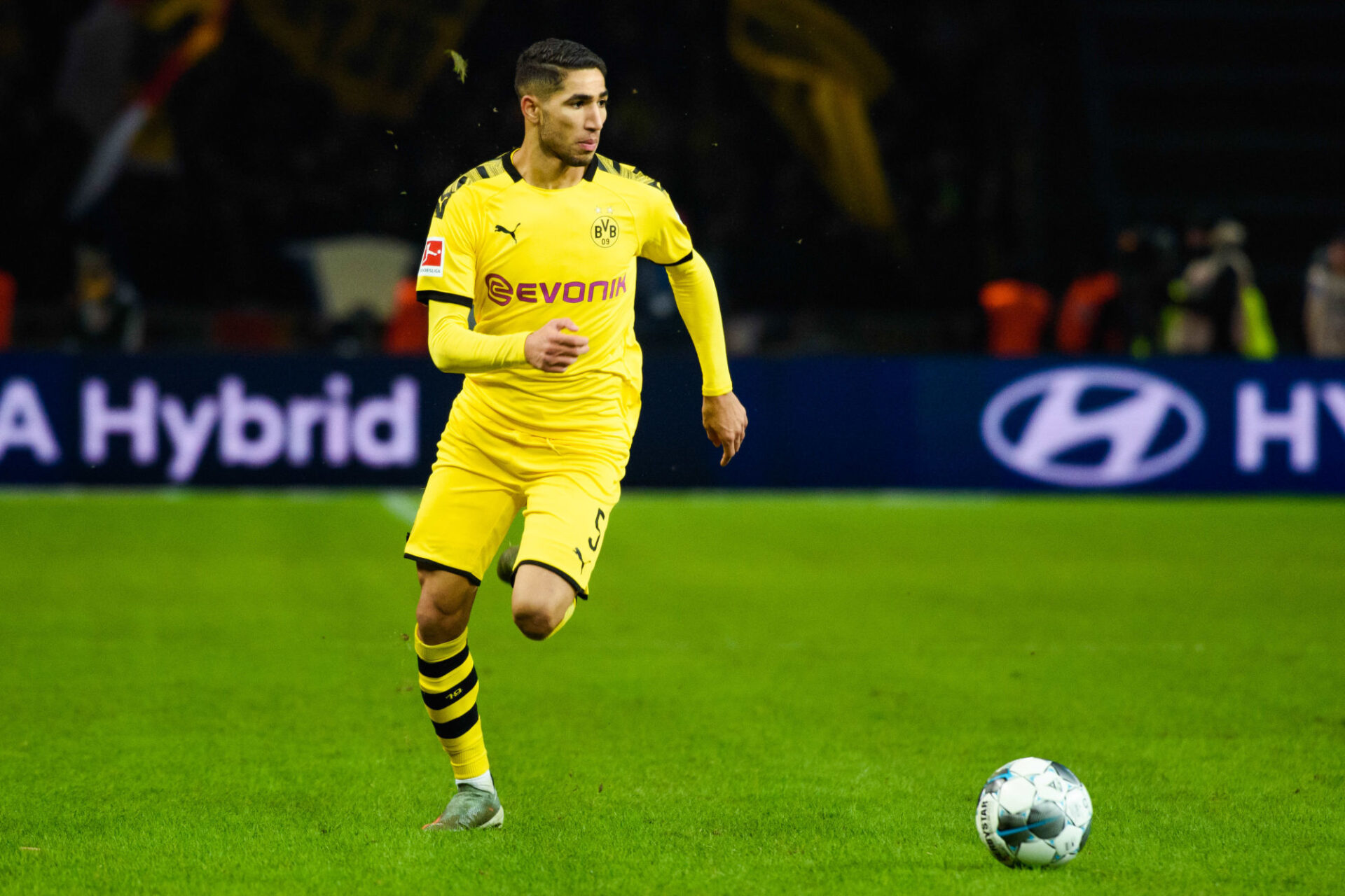 Achraf Hakimi s'est imposé comme un danger public au Borussia Dortmund. Icon Sport