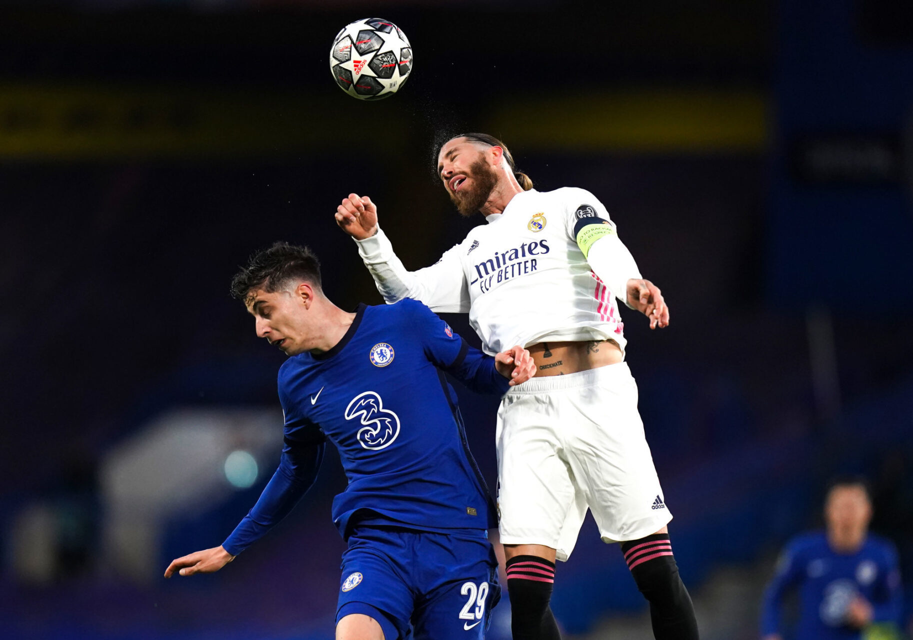 Kai Havertz et Sergio Ramos au duel. Icon Sport
