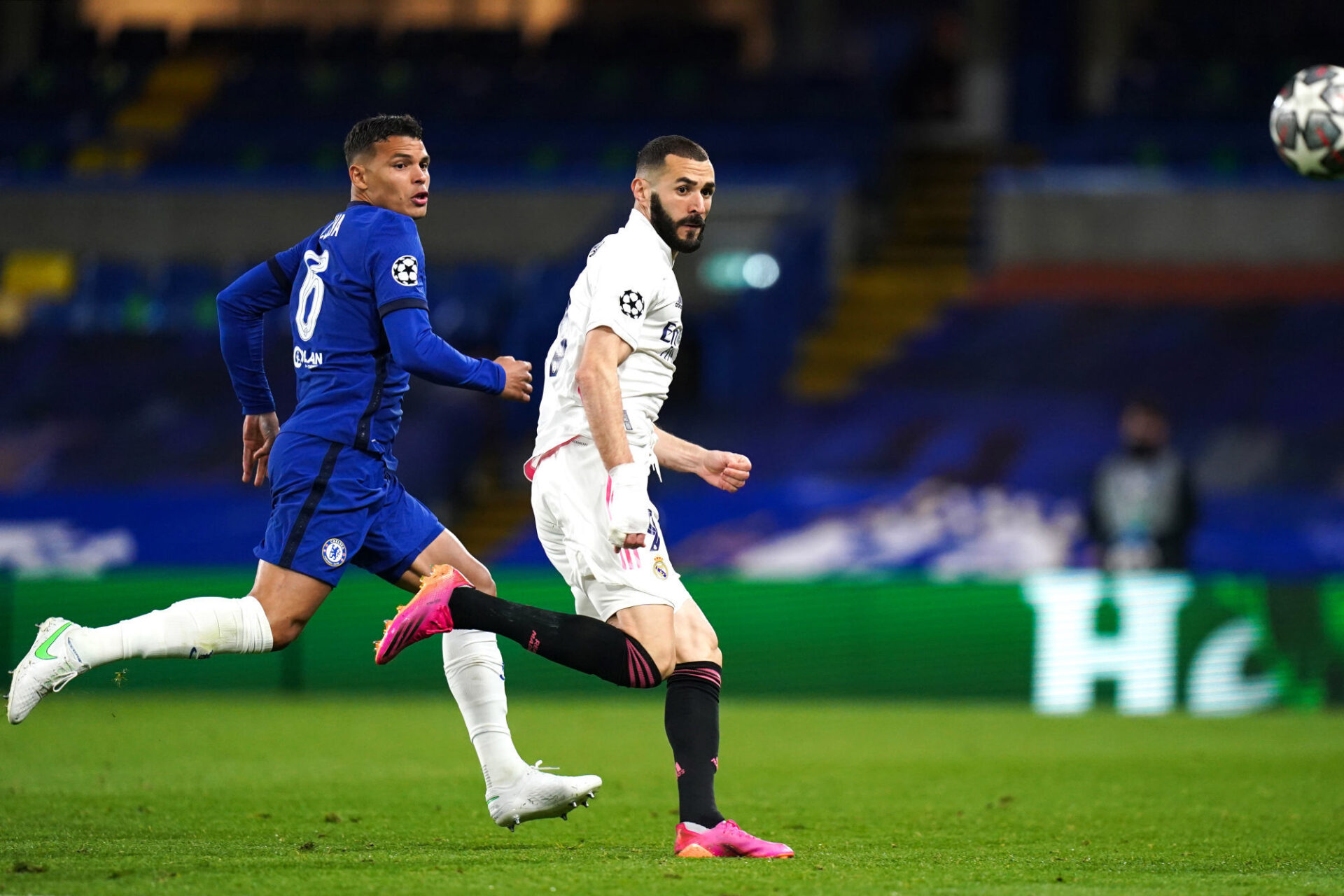 Kai Havertz et Sergio Ramos au duel. Icon Sport