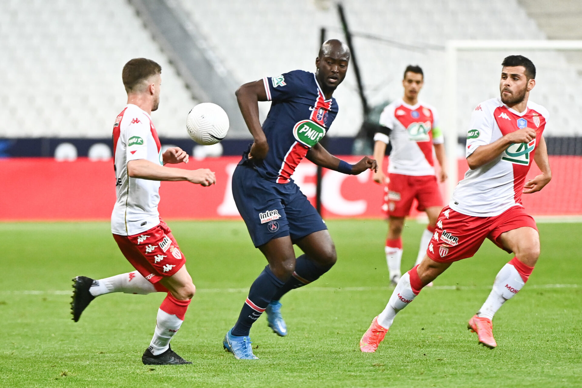 Le PSG de Danilo Pereira voulait remettre les pendules &agrave; l'heure contre Monaco. Icon Sport