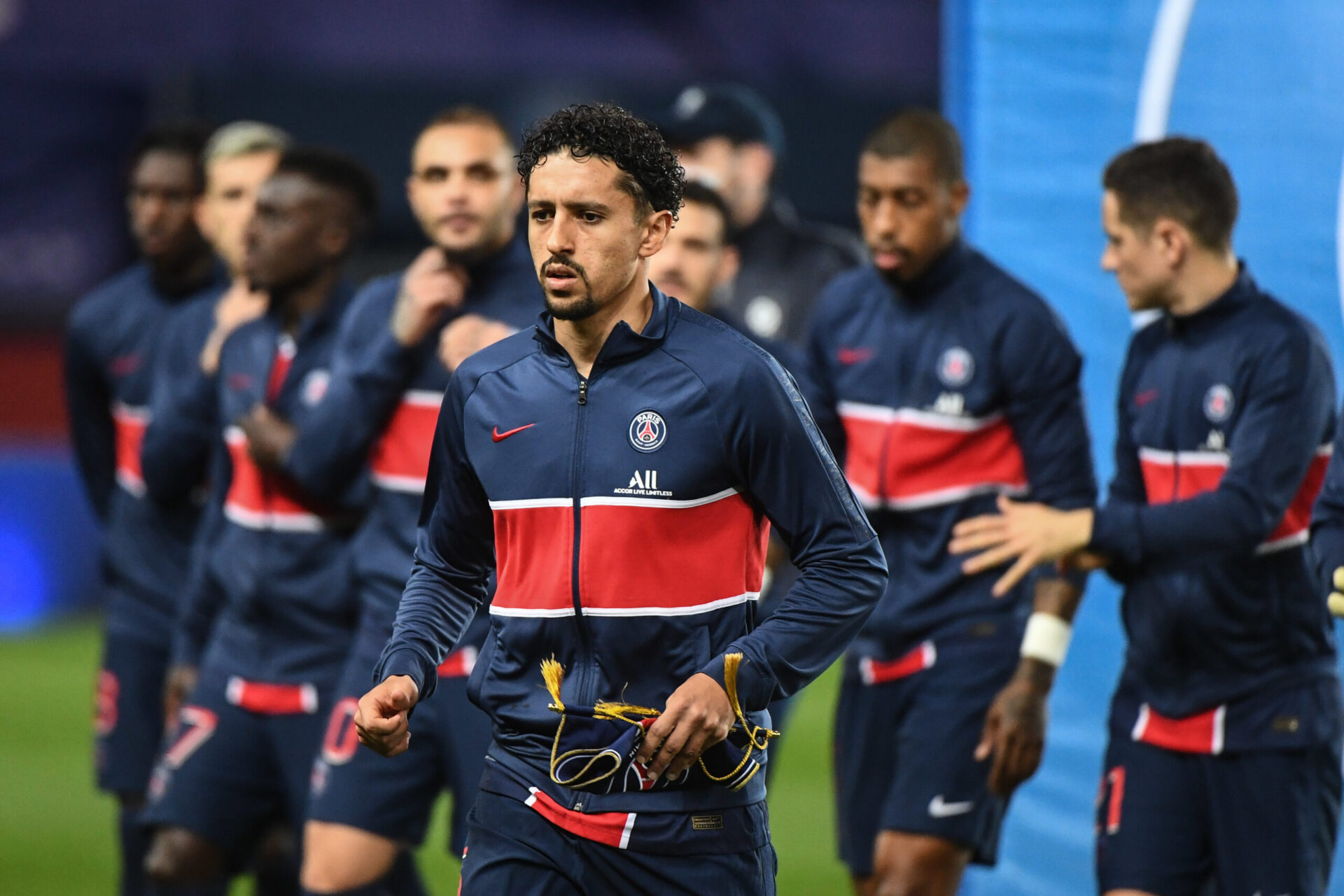 Ben Yedder tentera de faire mal &agrave; la d&eacute;fense parisienne (iconsport)