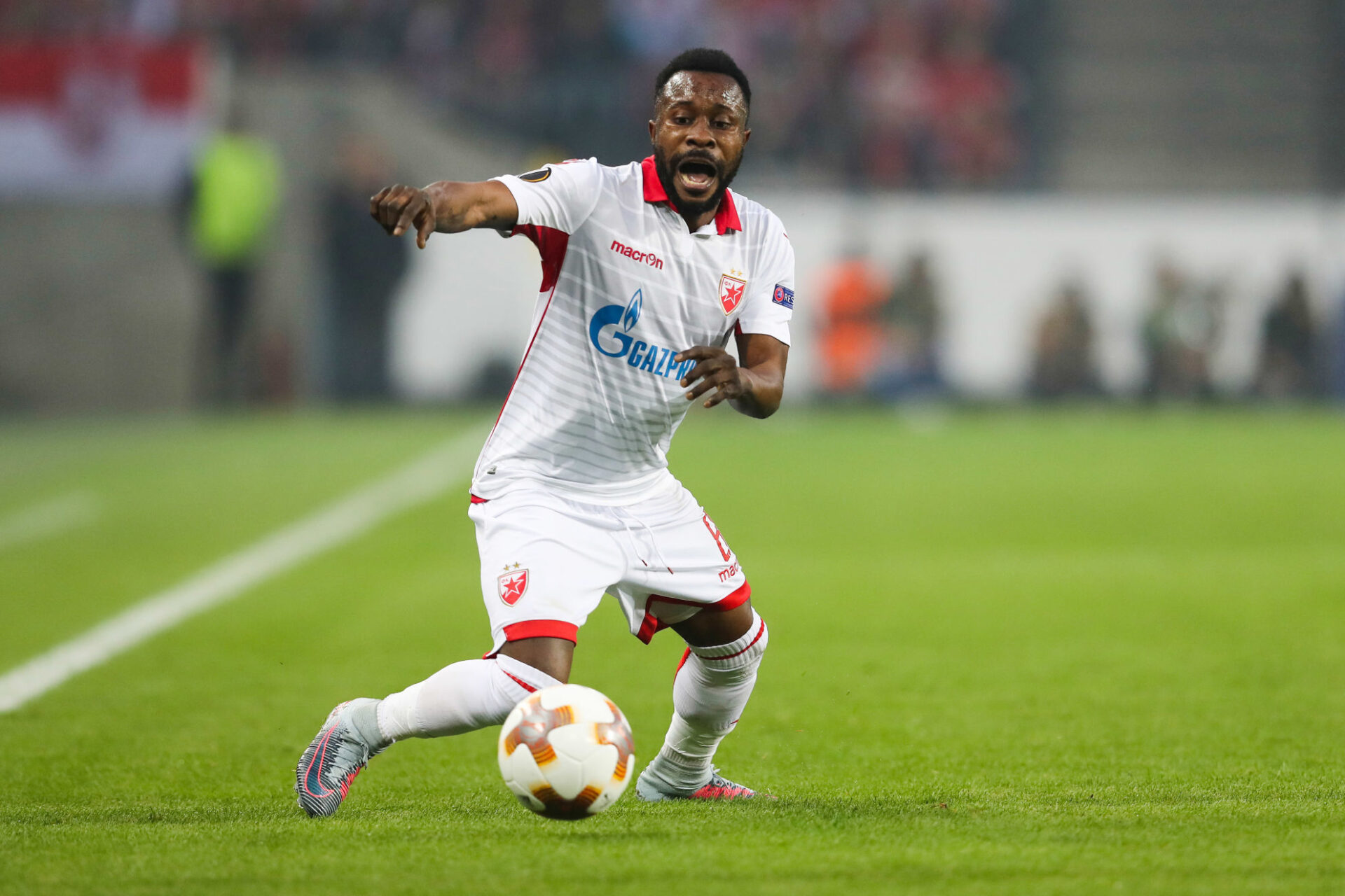 Guélor Kanga avec l'Etoile rouge de Belgrade. Icon Sport Guélor Kanga avec l'Etoile rouge de Belgrade. Icon Sport