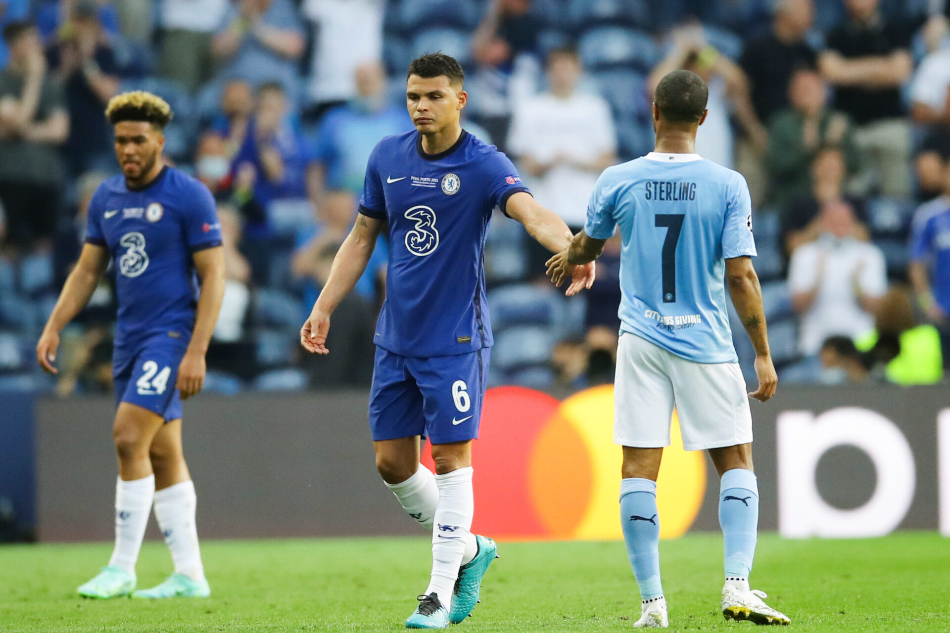 Thiago Silva a d&ucirc; c&eacute;der sa place sur blessure (iconsport)