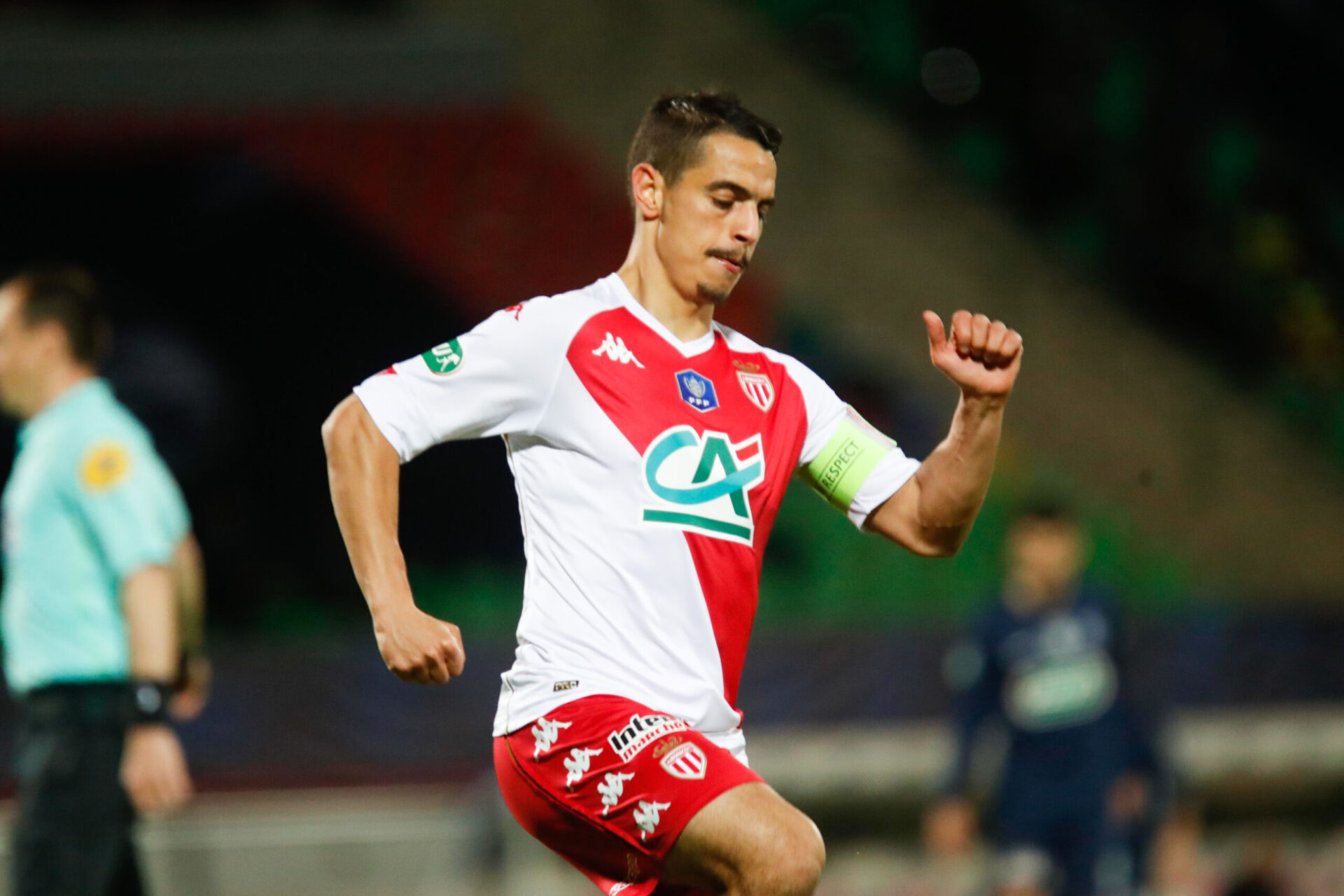 Ben Yedder tentera de faire mal &agrave; la d&eacute;fense parisienne (iconsport)