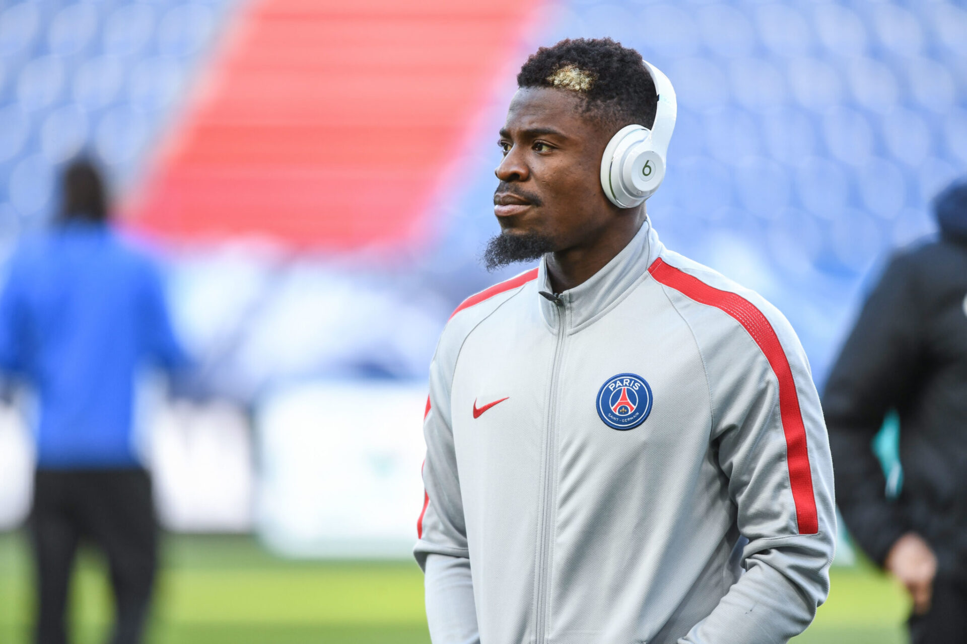 Le lat&eacute;ral droit va-t-il retrouver le Parc des Princes ? (iconsport)