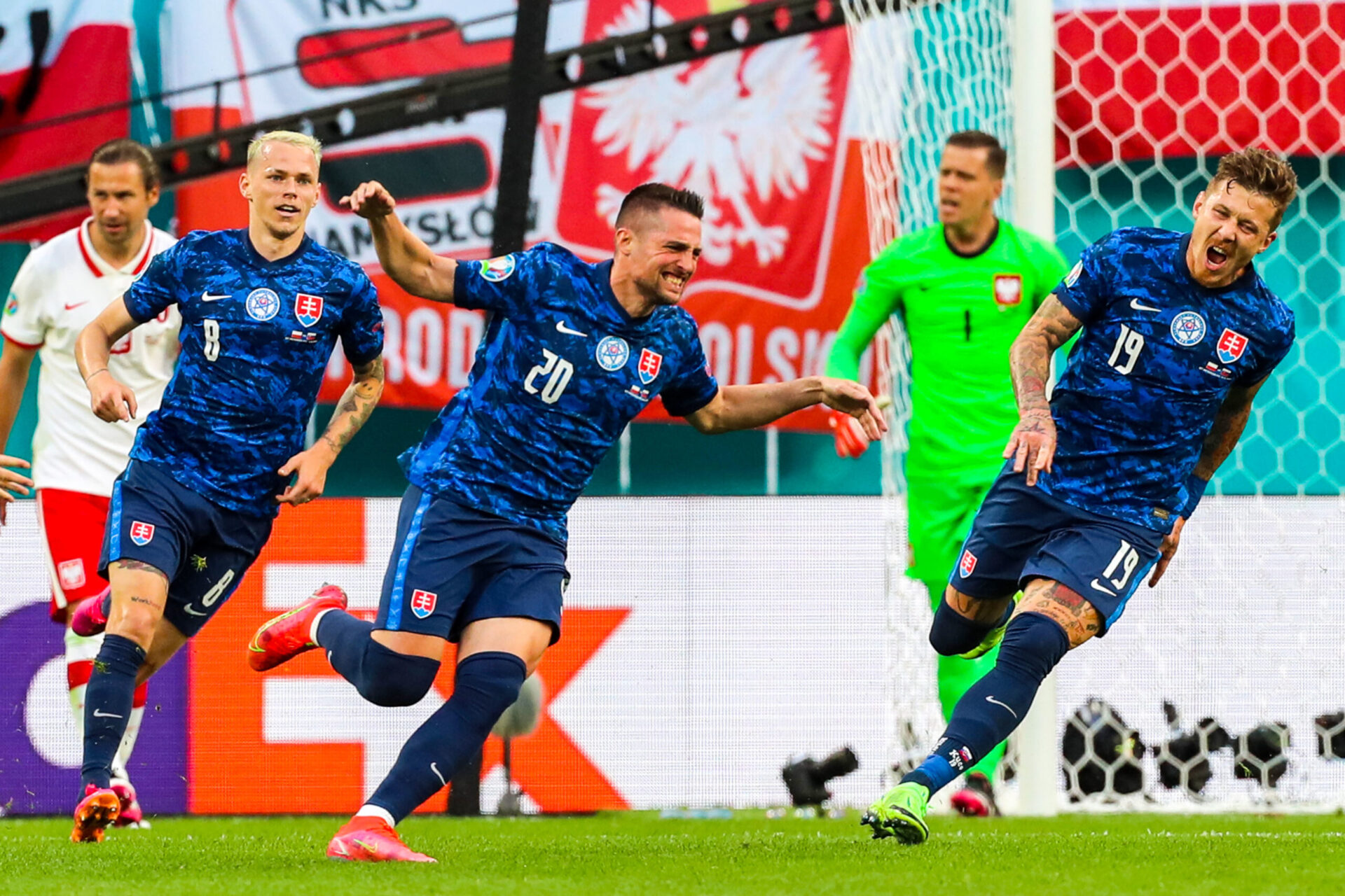 Robert Lewandowski, capitaine de la Pologne, face à la Slovaquie à l'Euro 2020. Icon Sport Robert Lewandowski, capitaine de la Pologne, face à la Slovaquie à l'Euro 2020. Icon Sport