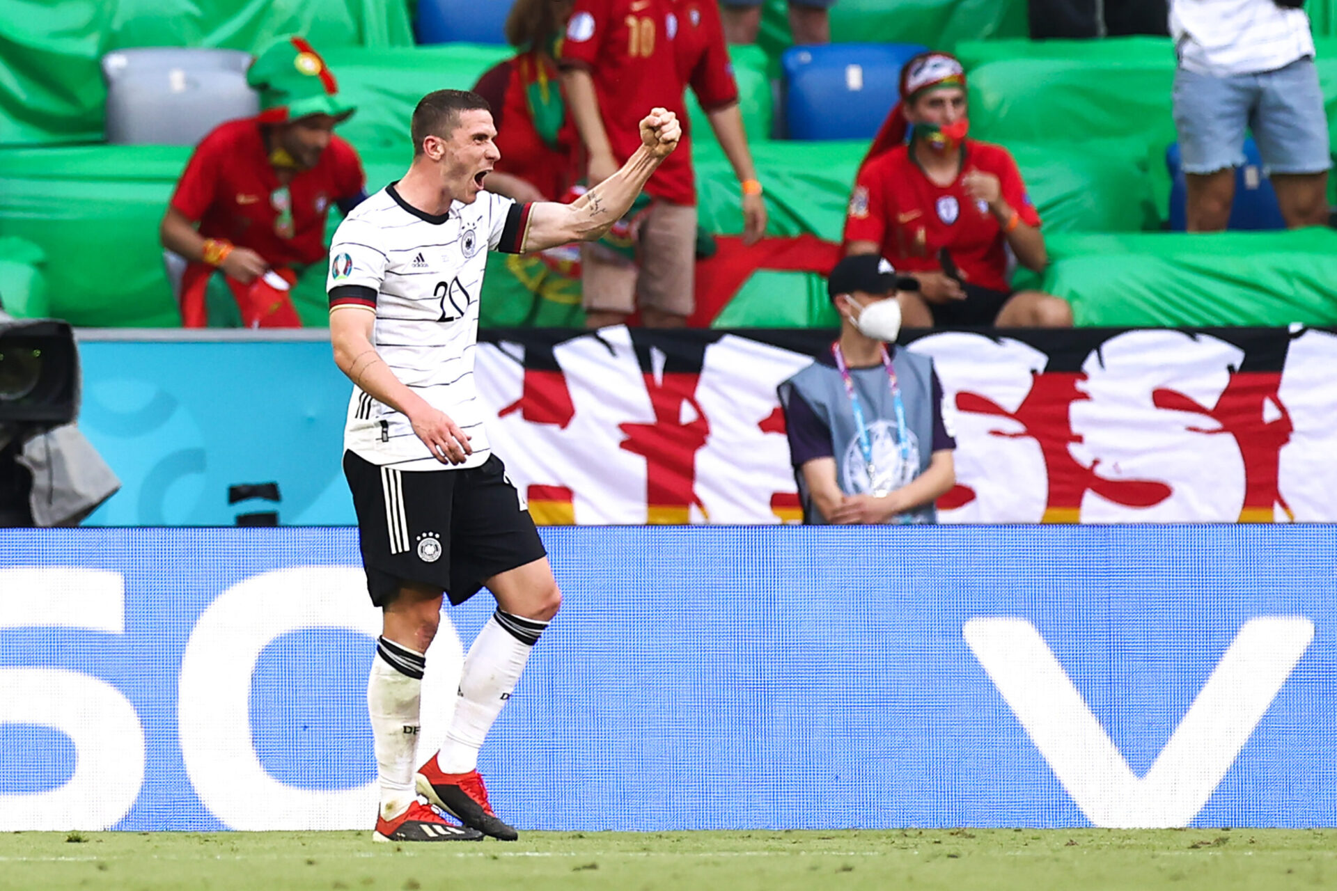Cristiano Ronaldo a marqué son premier en sélection face à l'Allemagne - Icon Sport Cristiano Ronaldo a marqué son premier en sélection face à l'Allemagne - Icon Sport