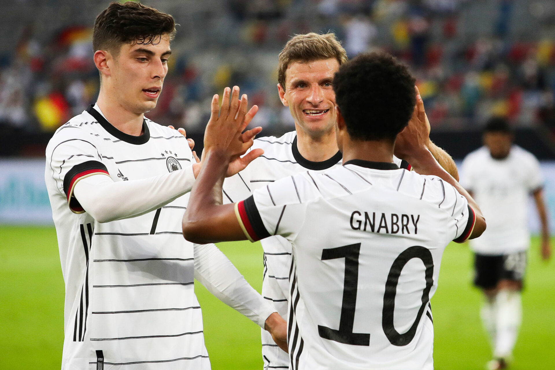 Adrien Rabiot a &eacute;t&eacute; pr&eacute;f&eacute;r&eacute; &agrave; Corentin Tolisso pour le poste de milieu contre l'Allemagne. Icon Sport