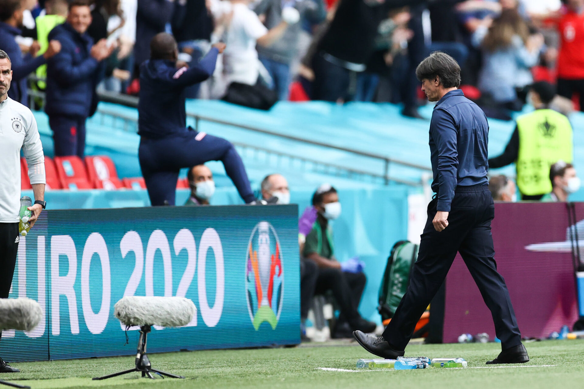 Joachim L&ouml;w a dirig&eacute; son dernier match &agrave; la t&ecirc;te de l'Allemagne, mardi 29 juin 2021, apr&egrave;s un r&egrave;gne de 15 ans. Icon SPort