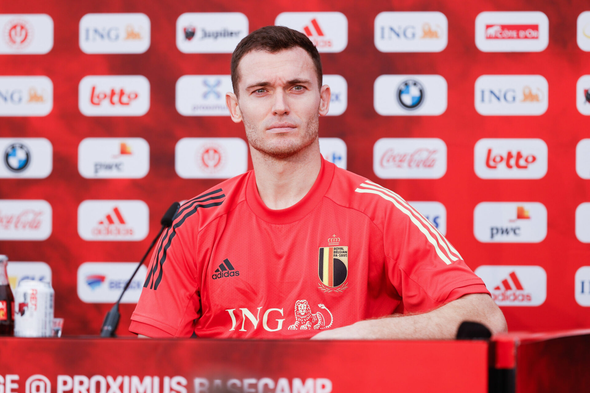 Thomas Vermaelen en conf&eacute;rence de presse (iconsport)
