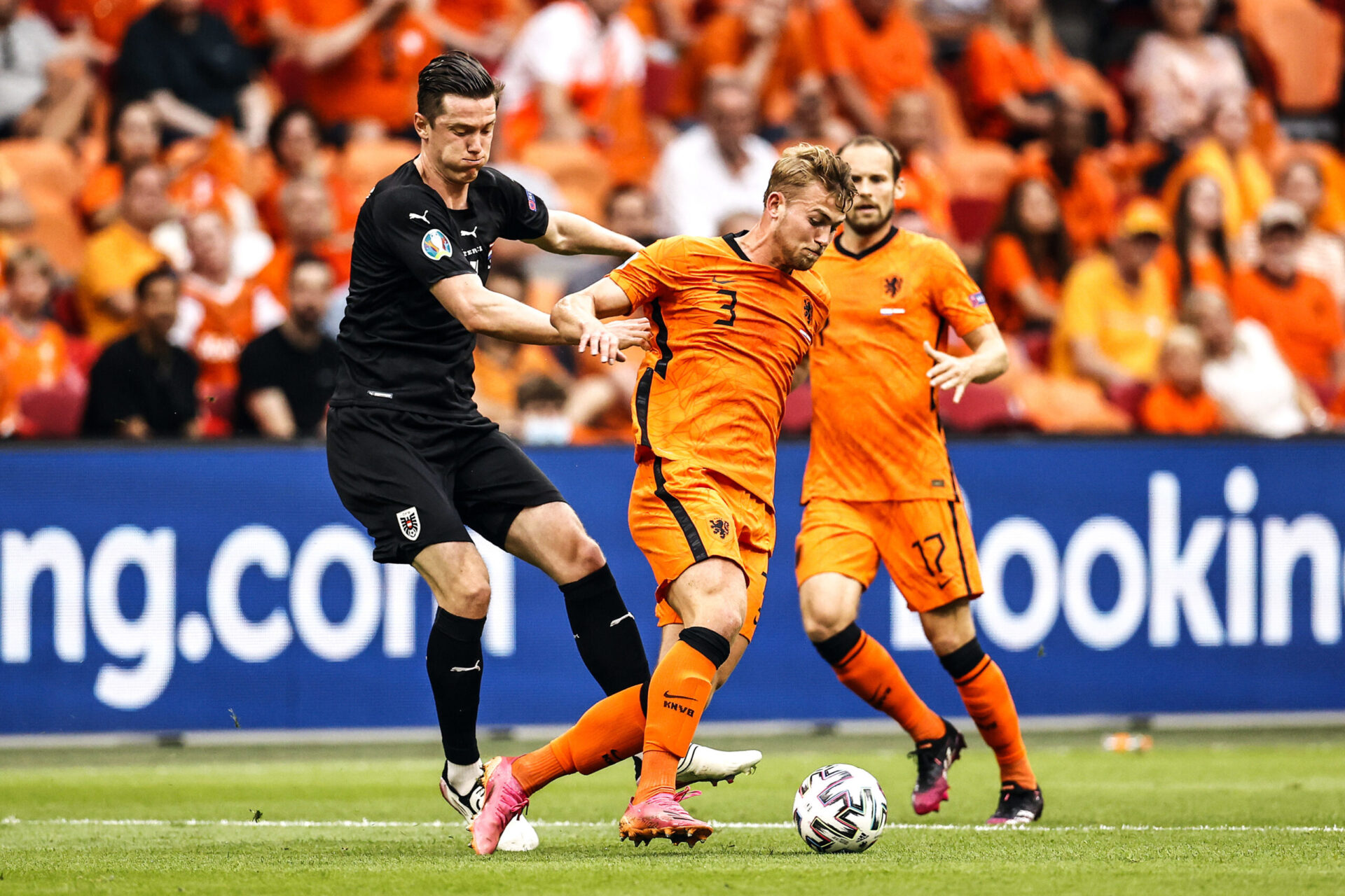 De retour de blessure dans le onze de départ, De Ligt a solidifié une défense qui s'était fait peur face à l'Ukraine (iconsport)