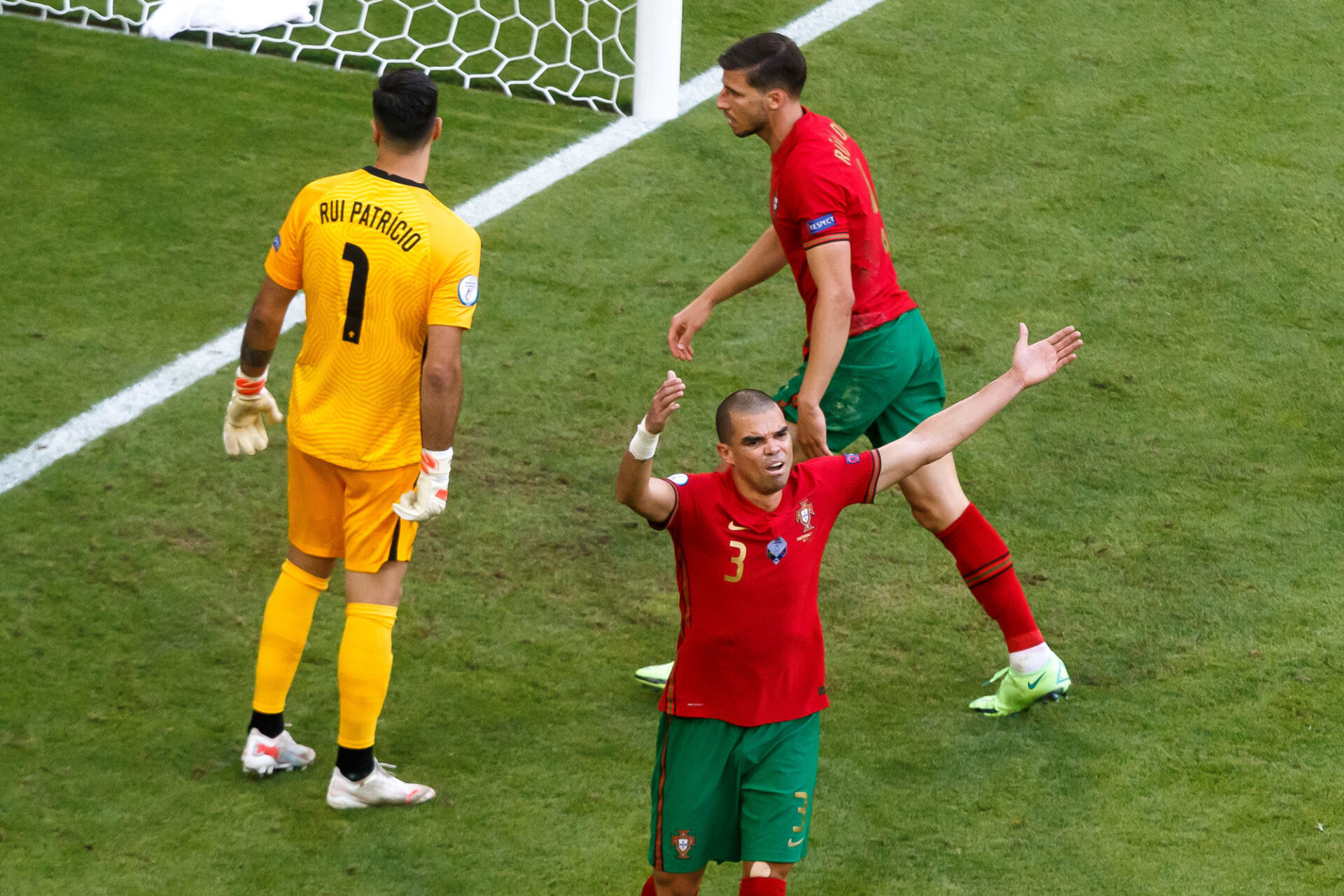 Didier Deschamps n'a pas montr&eacute; une ambition folle avant le match contre le Portugal. Icon Sport