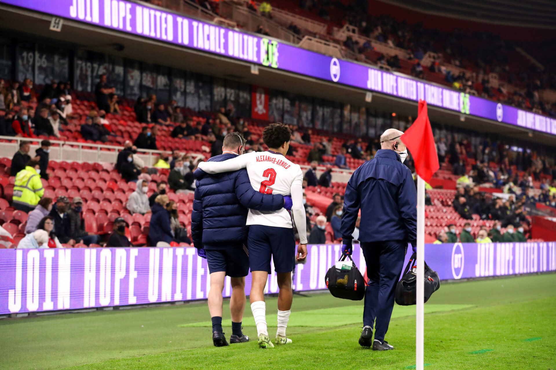 Trent Alexander-Arnold est sorti sur blessure lors du match entre l'Angleterre et l'Autriche (iconsport) Trent Alexander-Arnold est sorti sur blessure lors du match entre l'Angleterre et l'Autriche (iconsport)