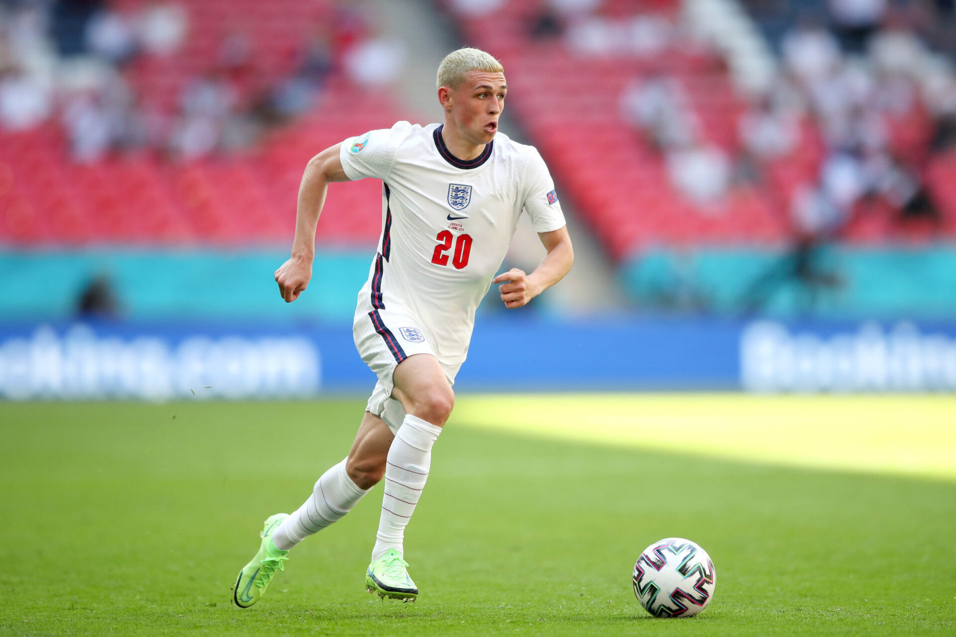 Harry Kane se cantonne davantage &agrave; un r&ocirc;le d'attaquant de surface avec l'Angleterre qu'avec Tottenham. Icon Sport