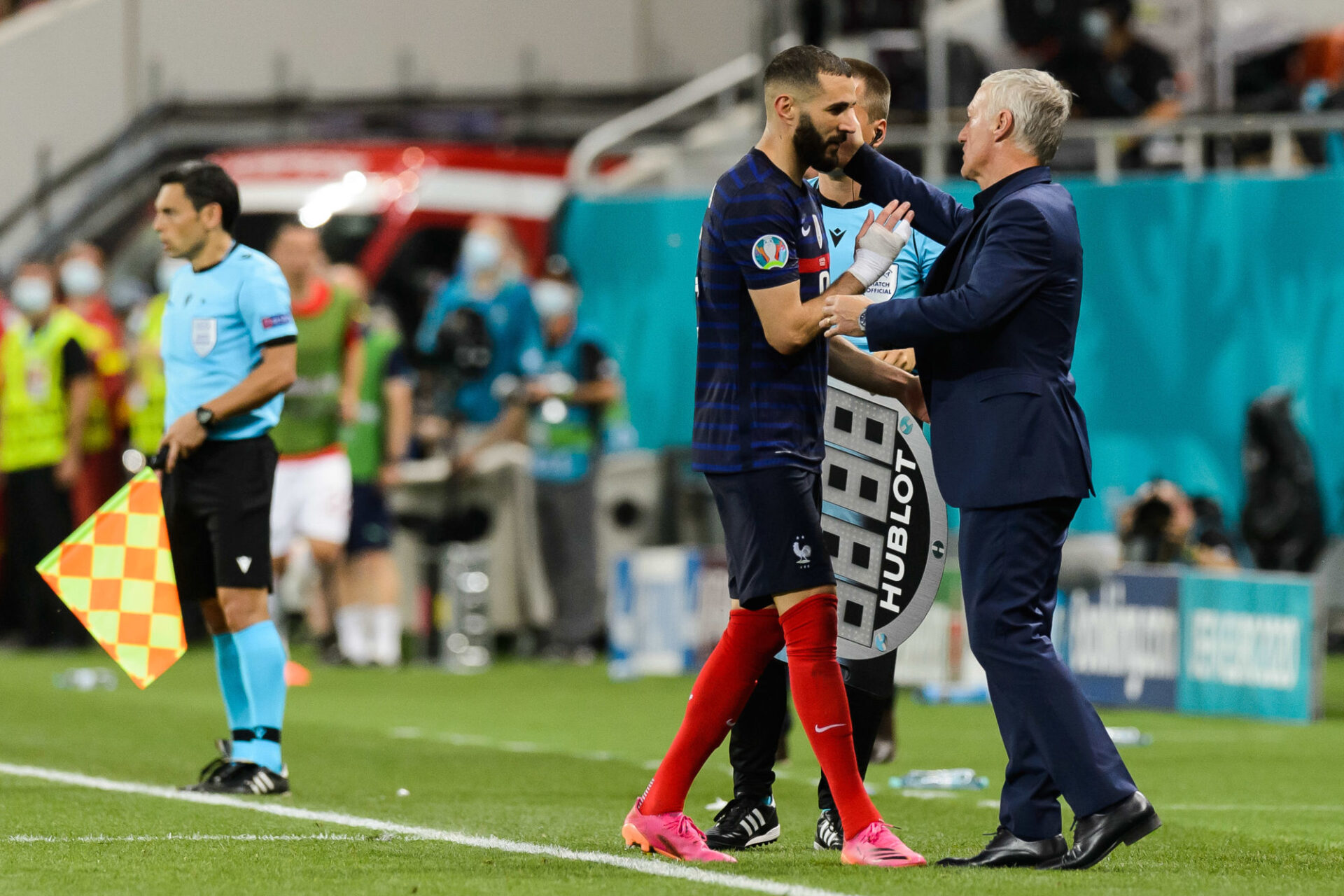 Didier Deschamps a estim&eacute; que la France "ne m&eacute;ritait sans doute pas plus" apr&egrave;s sa sortie de route de l'Euro contre la Suisse. Icon Sport