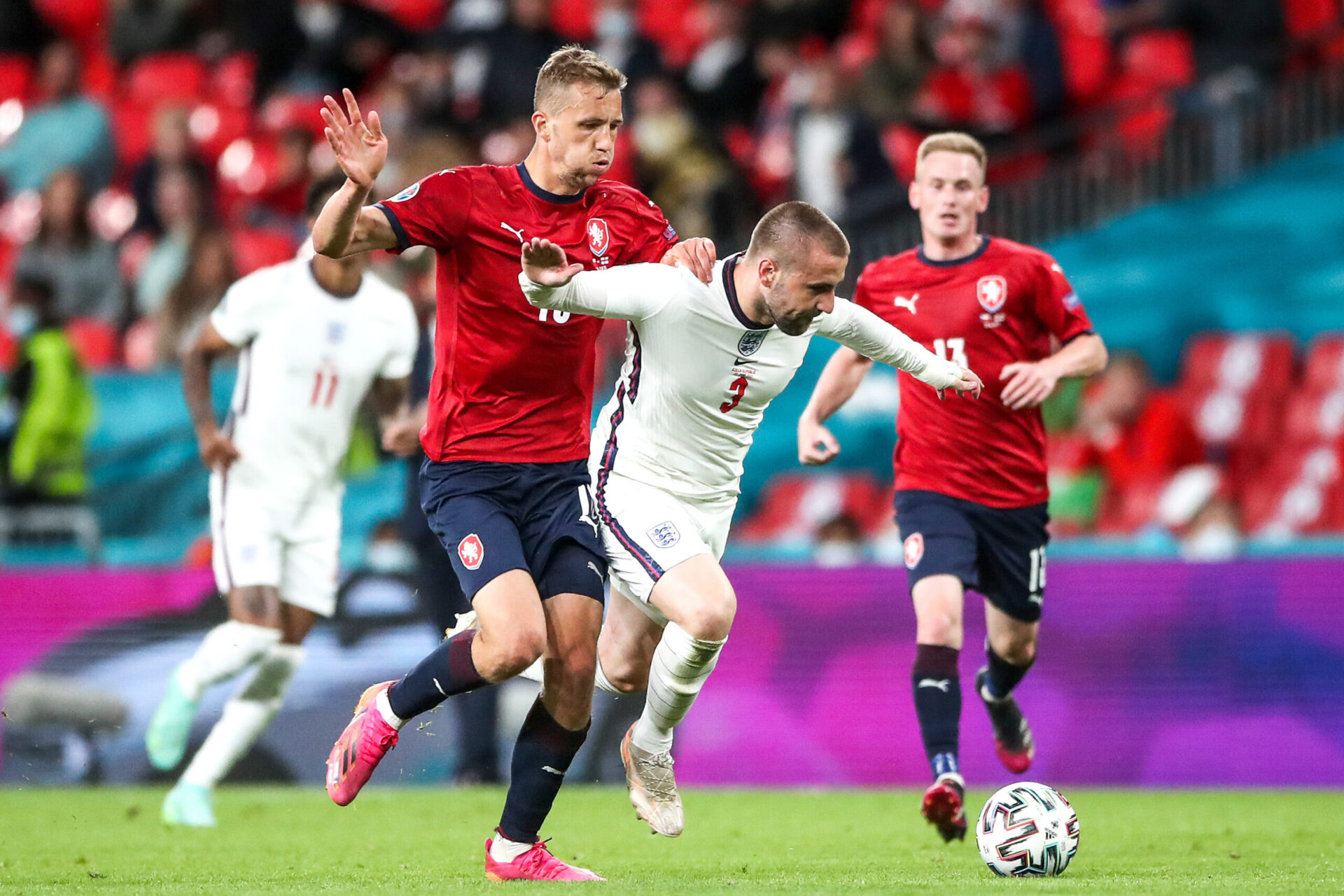 Luke Shaw lors du match face à la République tchèque lors de l'Euro 2020 (iconsport) Luke Shaw lors du match face à la République tchèque lors de l'Euro 2020 (iconsport)