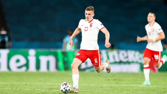 Kacper Kozlowski est devenu le plus jeune joueur à disputer un match de l'Euro. Icon Sport