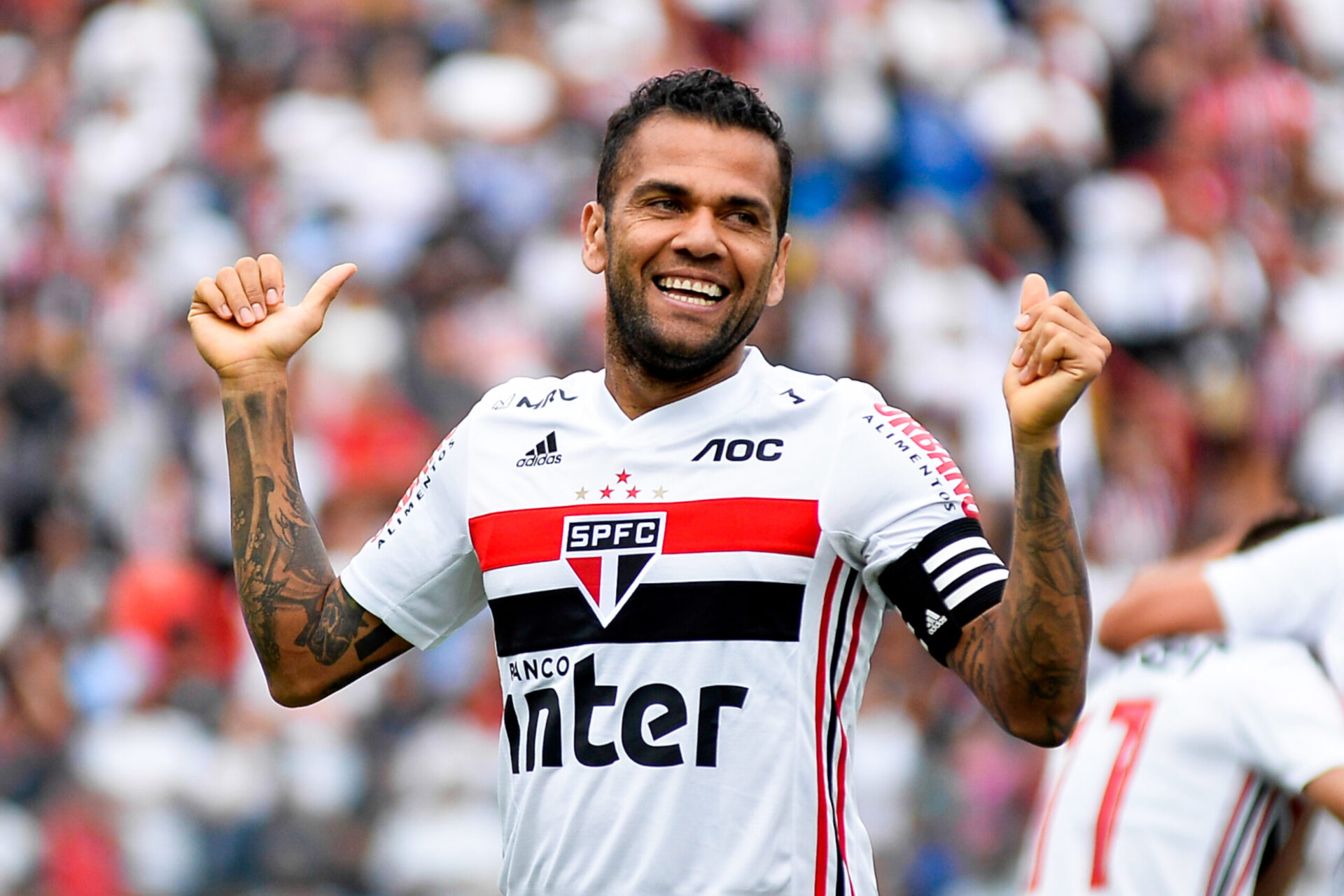 Absent de la sélection depuis octobre 2019, Daniel Alves va découvrir les Jeux Olympiques. L'occasion de soulever un 42e trophée en carrière (iconsport)