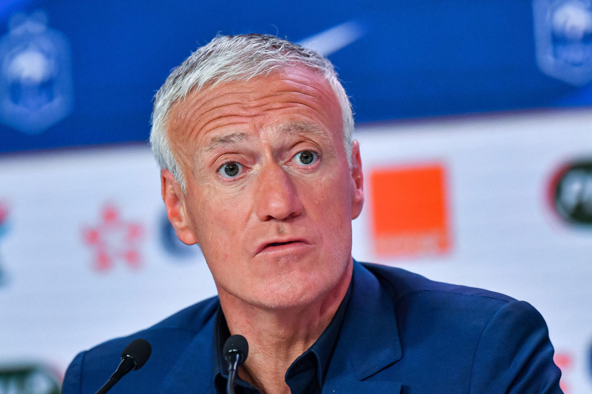 Didier Deschamps n'a pas consulté Olivier Giroud avant de rappeler Karim Benzema, ce que l'attaquant de Chelsea comprend et accepte. Icon Sport