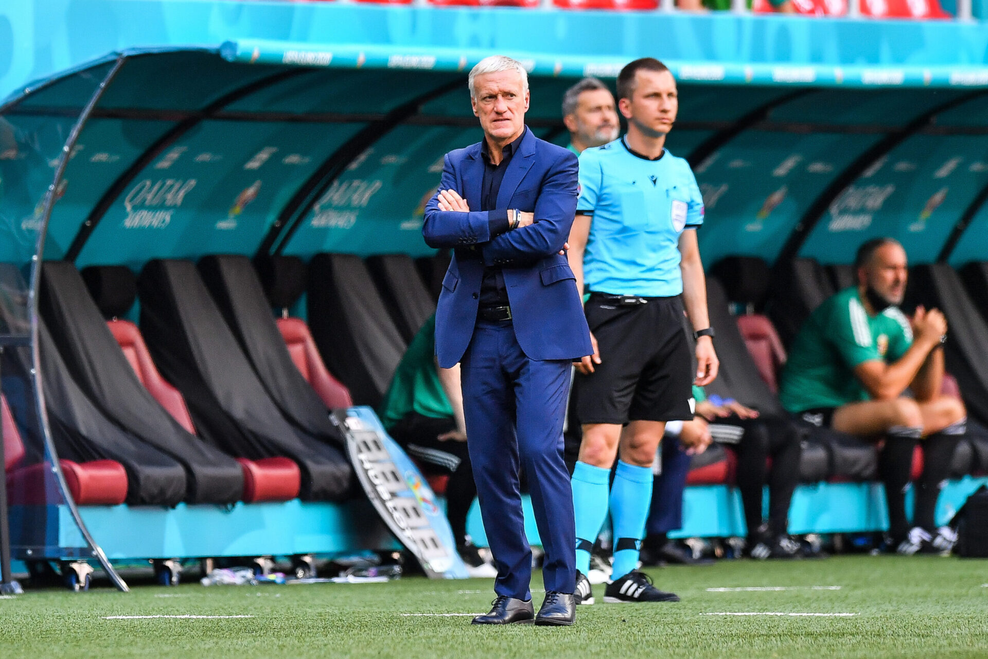 Didier Deschamps sur le banc de touche lors de la rencontre (iconsport)
