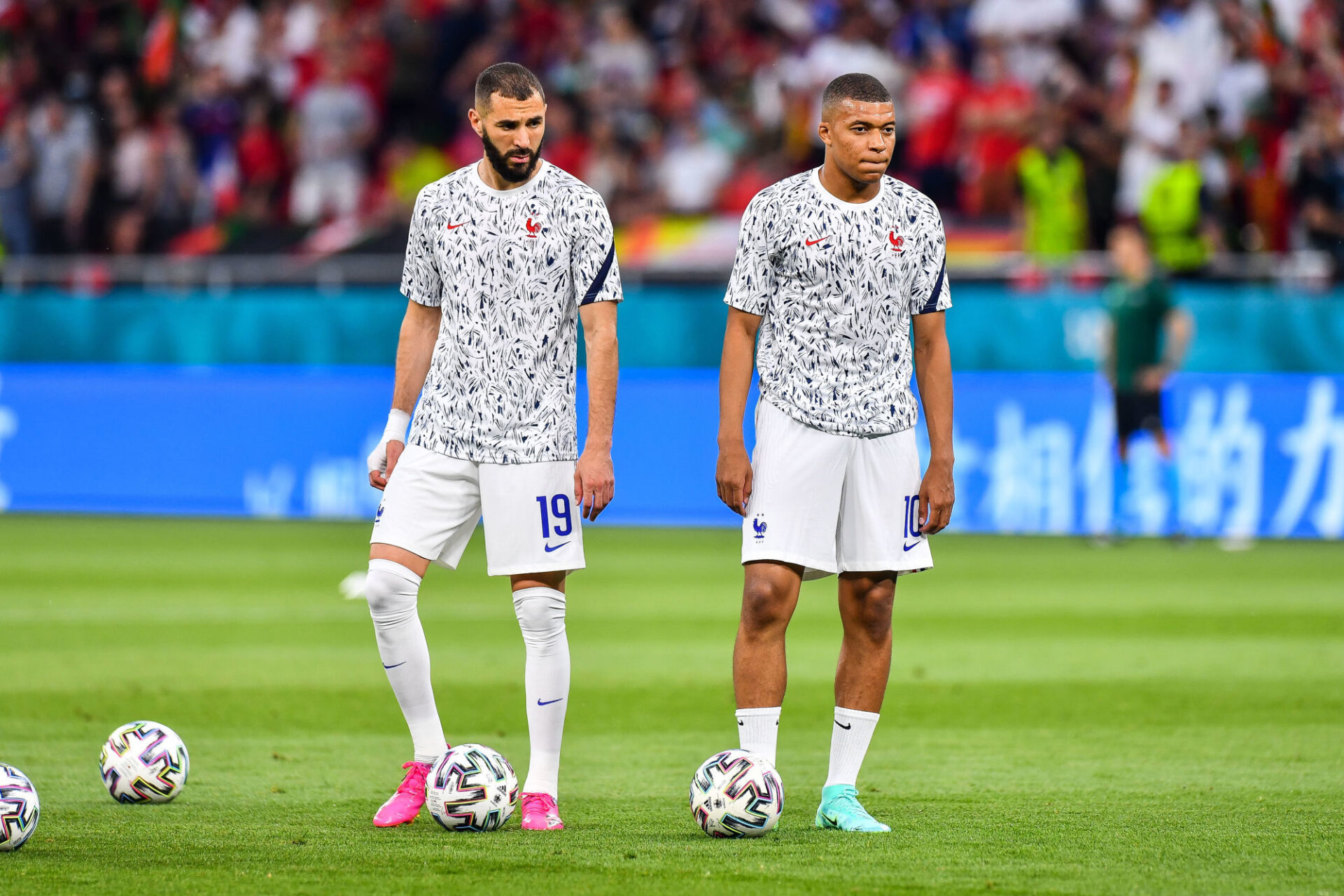 Cl&eacute;ment Lenglet aura la lourde responsabilit&eacute; de garantir l'&eacute;quilibre de la d&eacute;fense &agrave; trois de la France face &agrave; la Suisse. Icon Sport