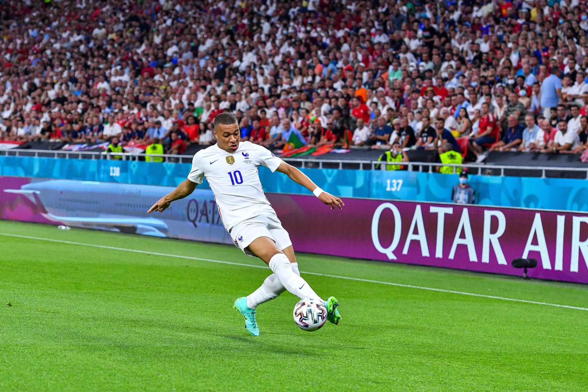 Titulaire contre la Turquie pour la troisi&egrave;me rencontre de poules, Silvan Widmer pourrait d&eacute;buter face aux Bleus de Kylian Mbapp&eacute; en huiti&egrave;mes de finale (iconsport)