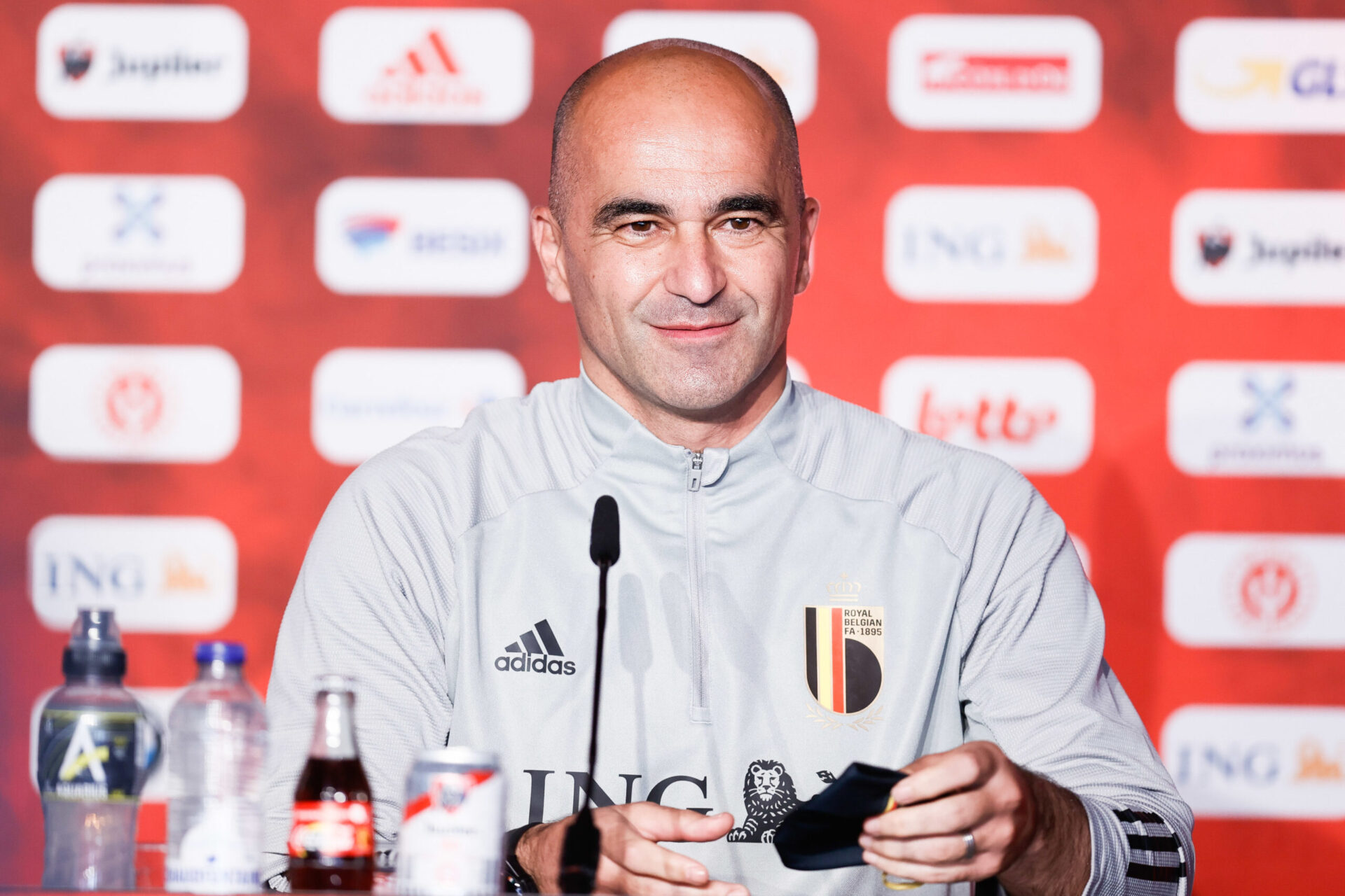 Roberto Martinez s'est montr&eacute; rassurant en conf&eacute;rence de presse. Le s&eacute;lectionneur de la Belgique a annonc&eacute; que l'Euro d'Eden Hazard et Kevin de Bruyne n'&eacute;tait pas termin&eacute; et que les deux joueurs ne manqueront que le quart de finale contre l'Italie (iconsport)