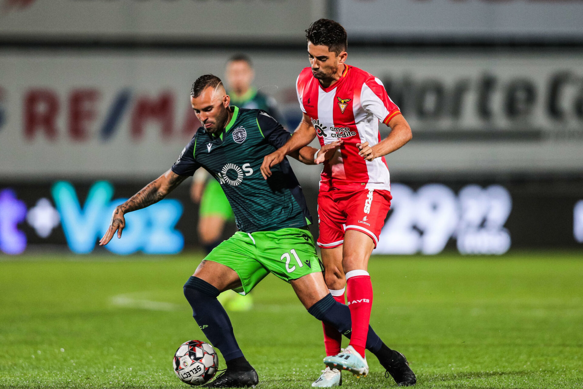 A 26 ans, Enzo Zidane (&agrave; droite) vient de signer en Ligue 2, &agrave; Rodez. Icon Sport