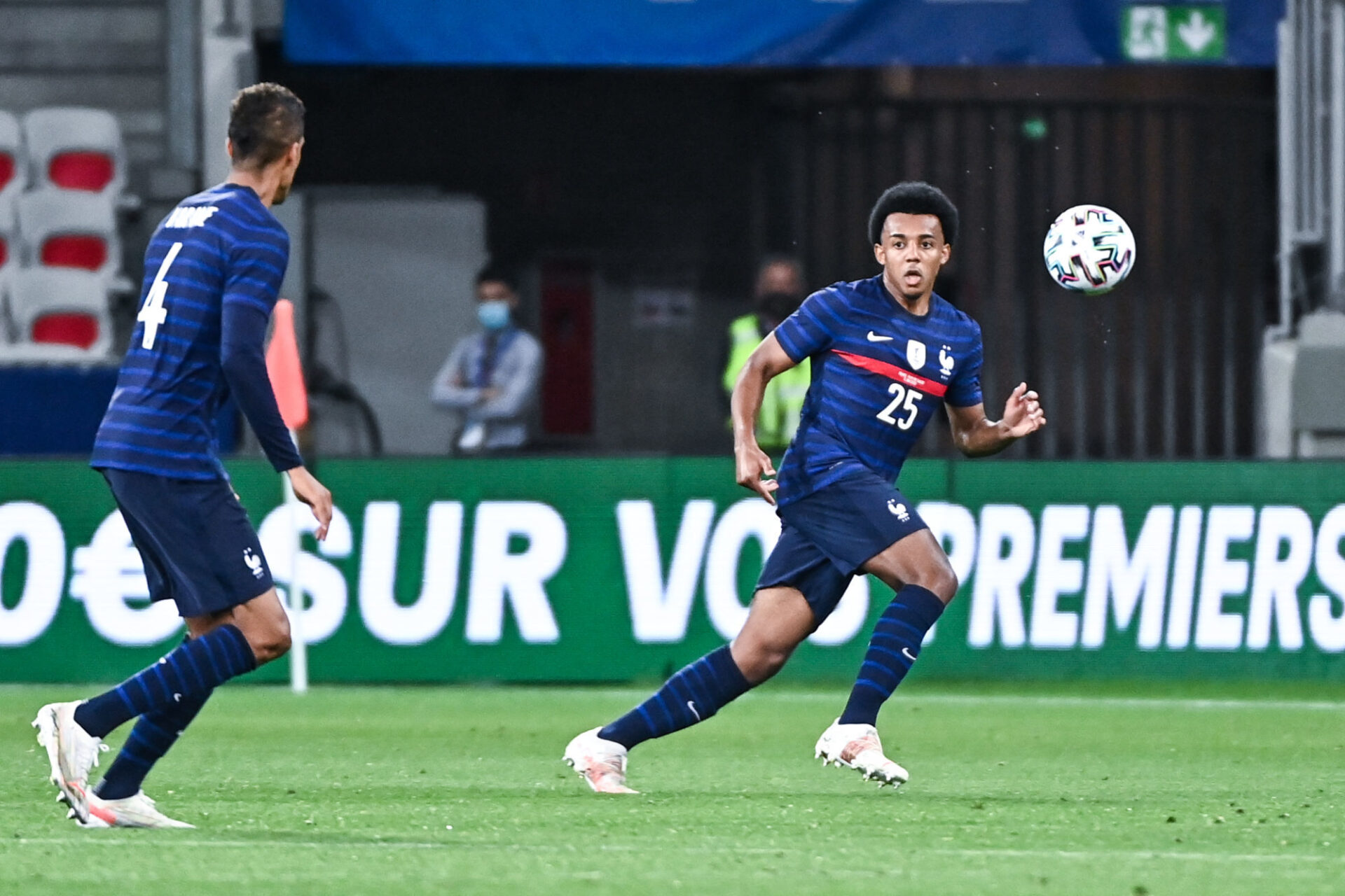 Les Bleus ont tout int&eacute;r&ecirc;t &agrave; gagner contre les Portugais, bien qu'ils soient d&eacute;j&agrave; qualifi&eacute;s pour les huiti&egrave;mes de finale. Icon Sport