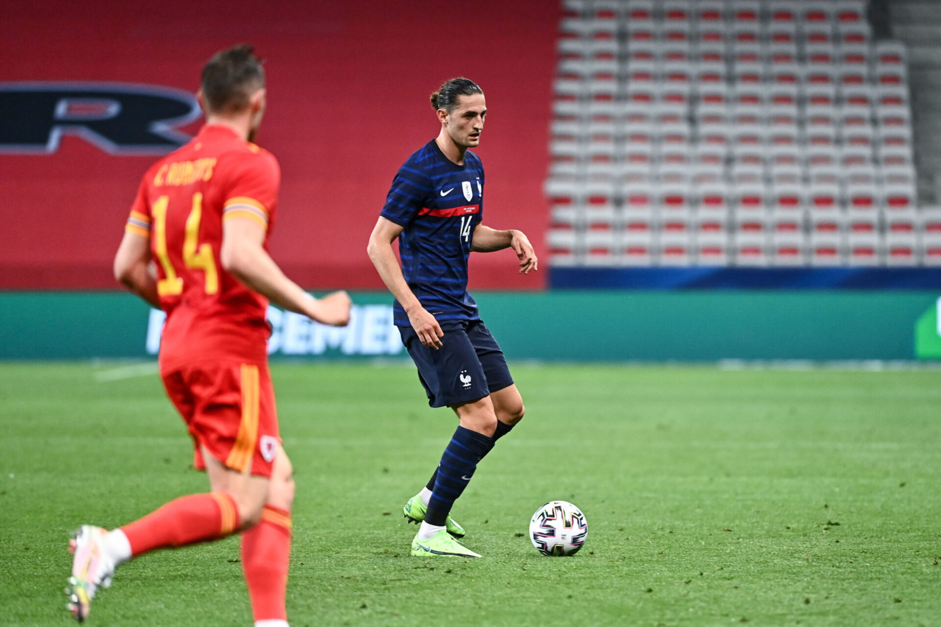 Adrien Rabiot devrait prendre place au milieu de terrain avec Kant&eacute; et Pogna - Icon Sport