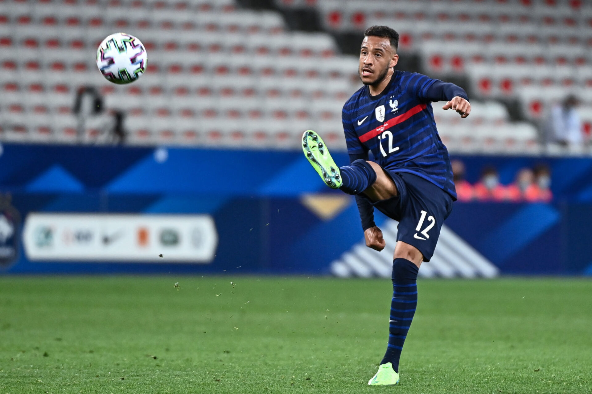 Que va donner l'exp&eacute;rimentation Corentin Tolisso au poste d'ailier droit ? Icon SPort