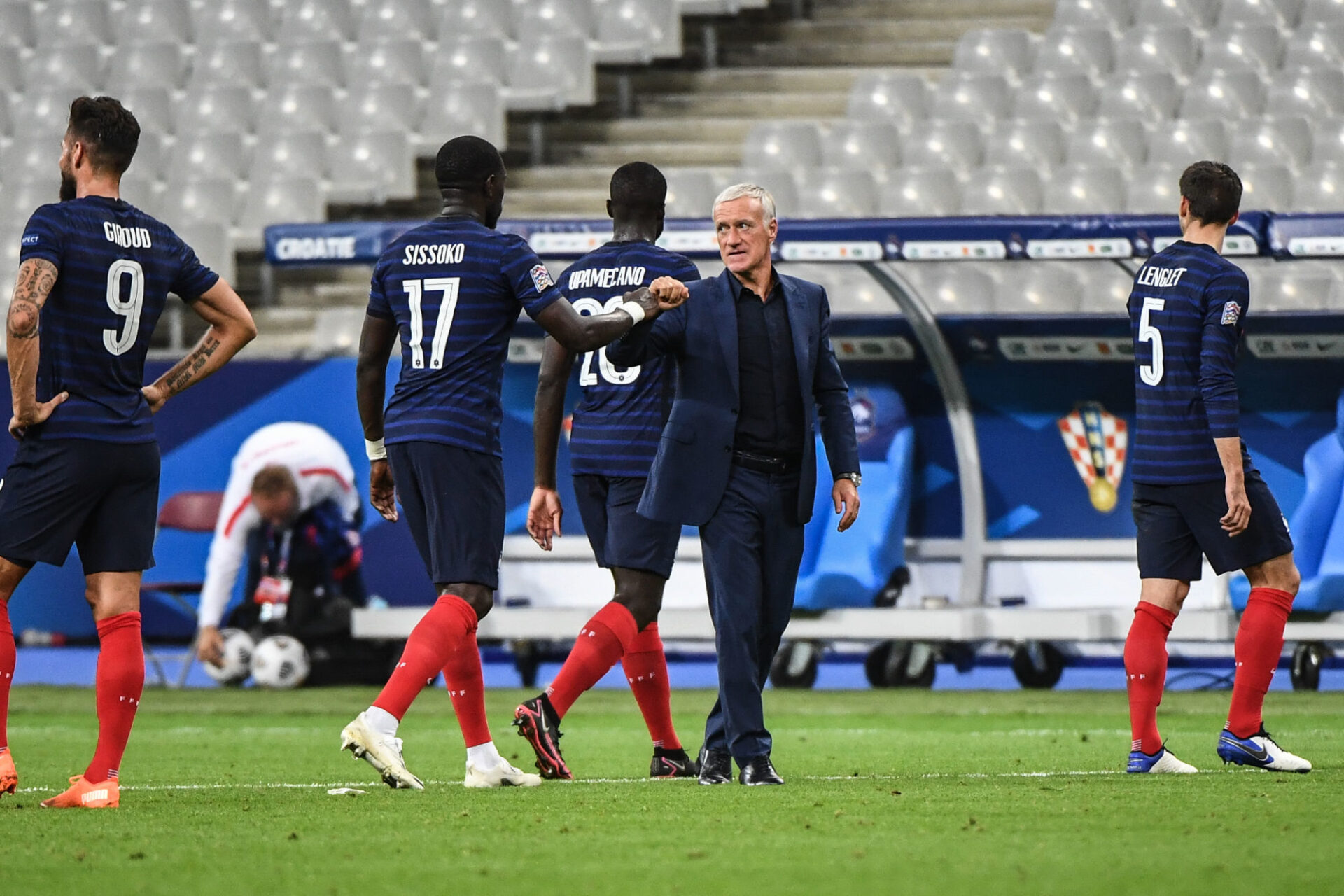 Moussa Sissoko joue le r&ocirc;le de grand fr&egrave;re dans le groupe France. Icon Sport