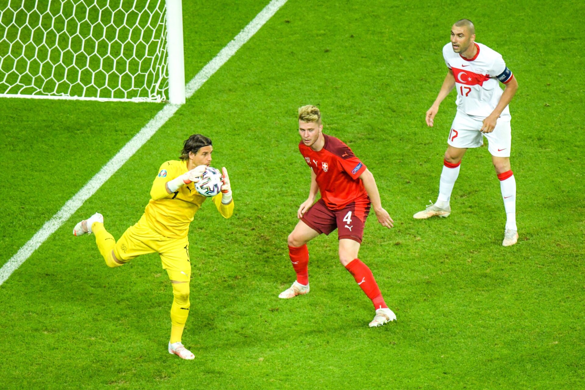 Yann Sommer s'est montr&eacute; d&eacute;cisif face &agrave; la Turquie et a grandement contribu&eacute; &agrave; la qualification suisse pour les huiti&egrave;mes (iconsport)