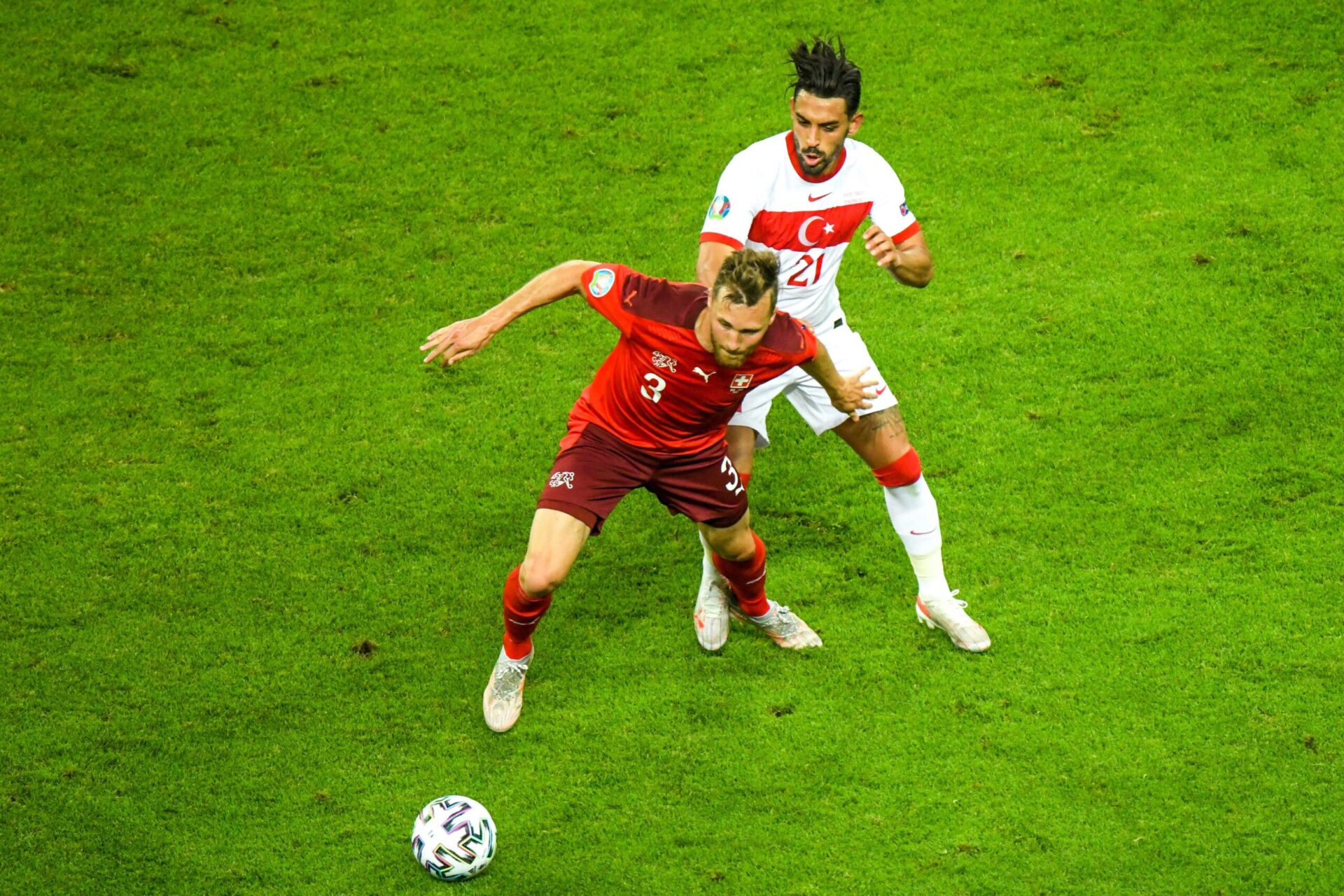 Titulaire contre la Turquie pour la troisi&egrave;me rencontre de poules, Silvan Widmer pourrait d&eacute;buter face aux Bleus de Kylian Mbapp&eacute; en huiti&egrave;mes de finale (iconsport)