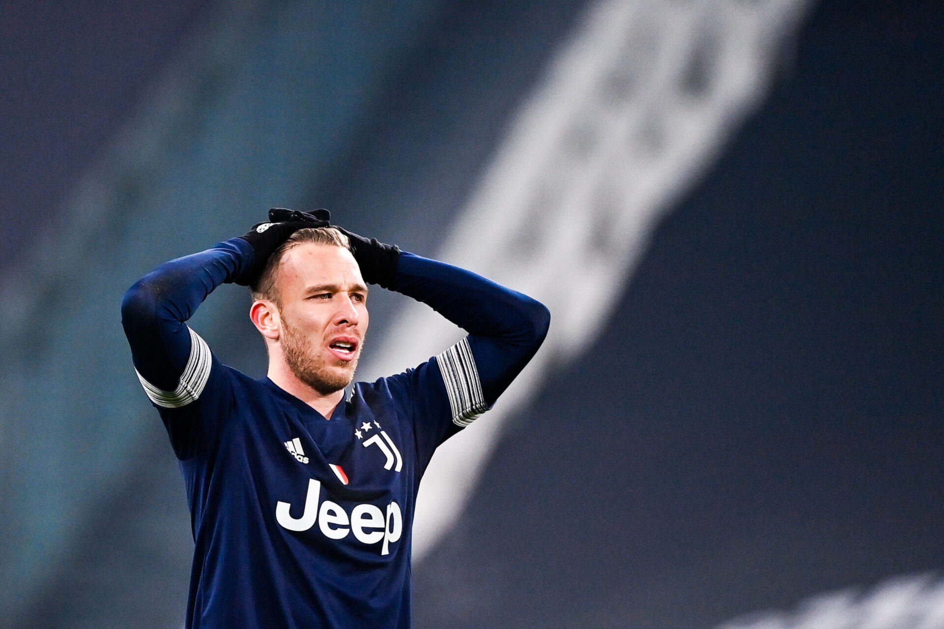 Nouvelle piste au milieu pour Paris avec Arthur Melo propos&eacute; par ses agents (iconsport)