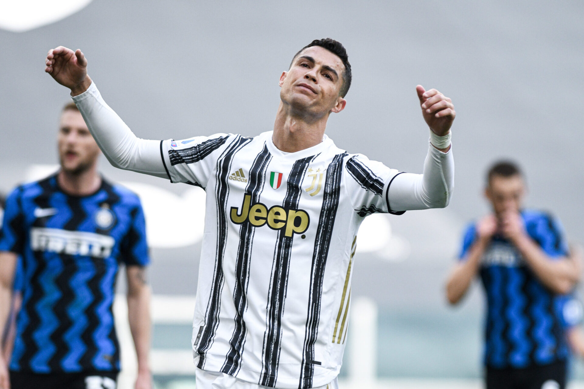 Cristiano Ronaldo va devenir le premier joueur de l'histoire &agrave; disputer 5 Euro (iconsport)