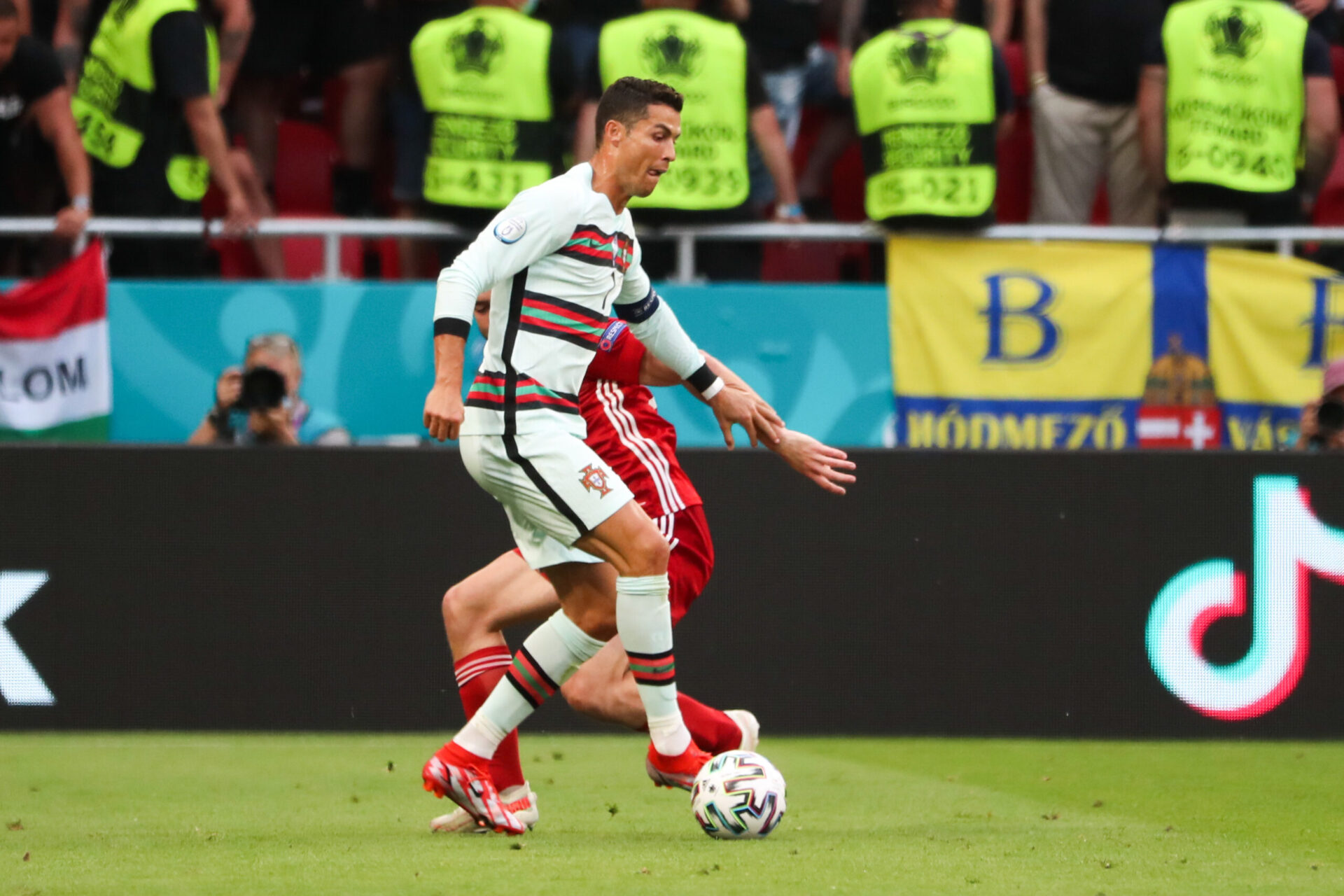 Cristiano Ronaldo dispute son cinqui&egrave;me Euro avec le Portugal. Icon Sport