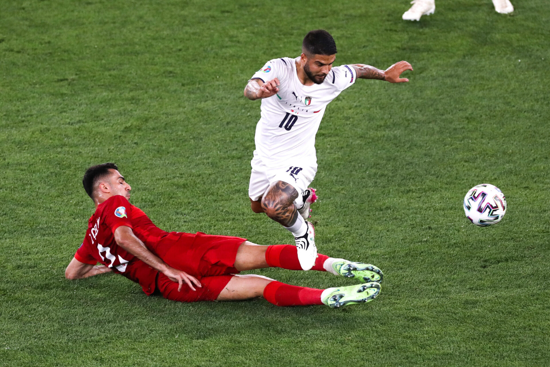 Lorenzo Insigne a &eacute;t&eacute; trop brouillon en premi&egrave;re mi-temps, n&eacute;gociant mal deux frappes enroul&eacute;es - Icon Sport