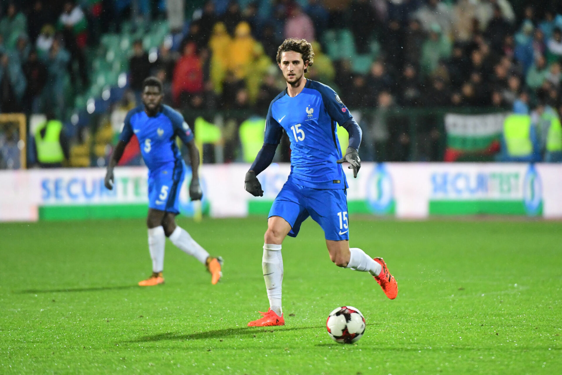 Adrian Rabiot contre la Bulgarie en 2017. Icon Sport